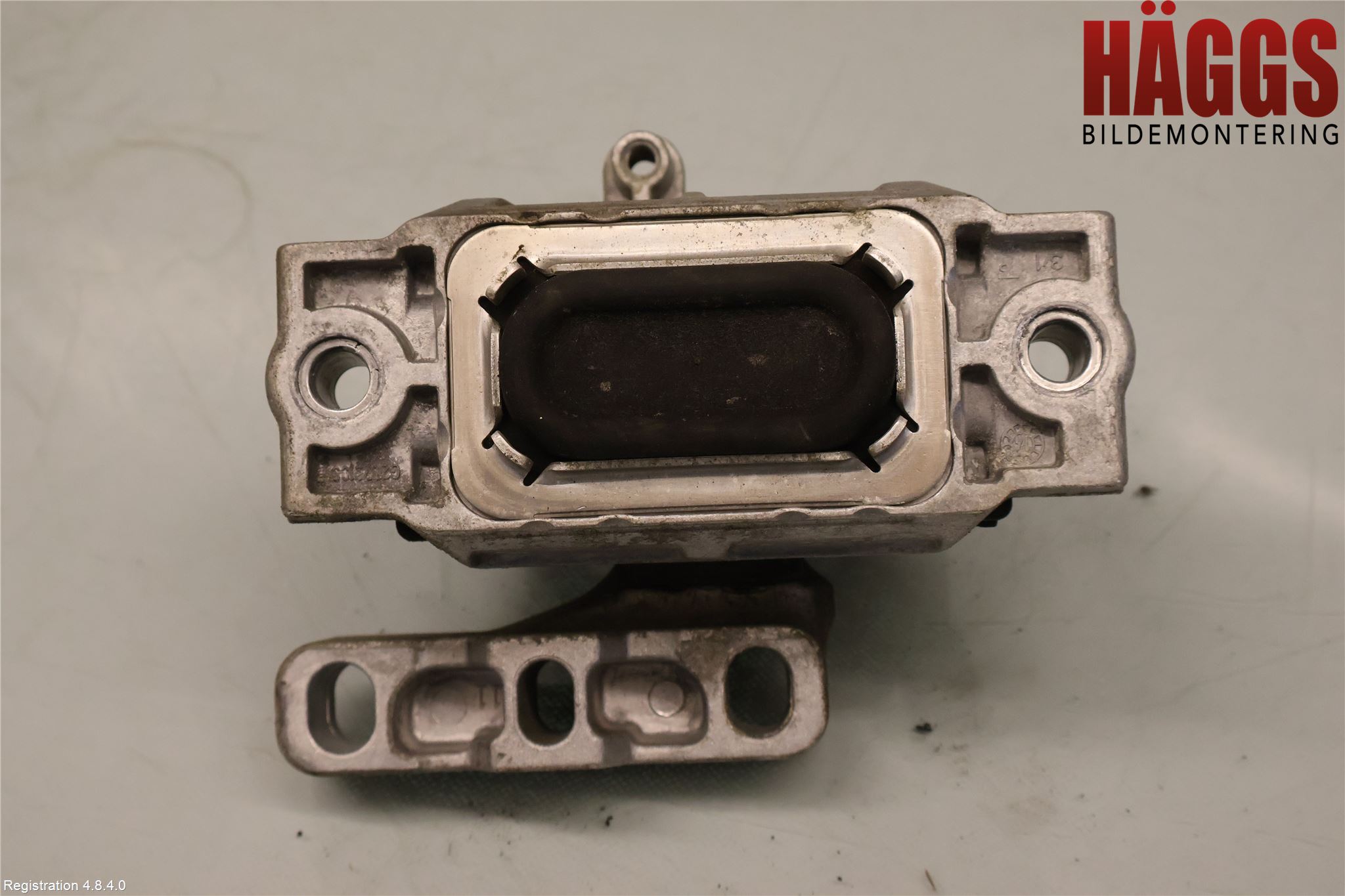 Volkswagen VW CADDY 11-15 Motorfäste