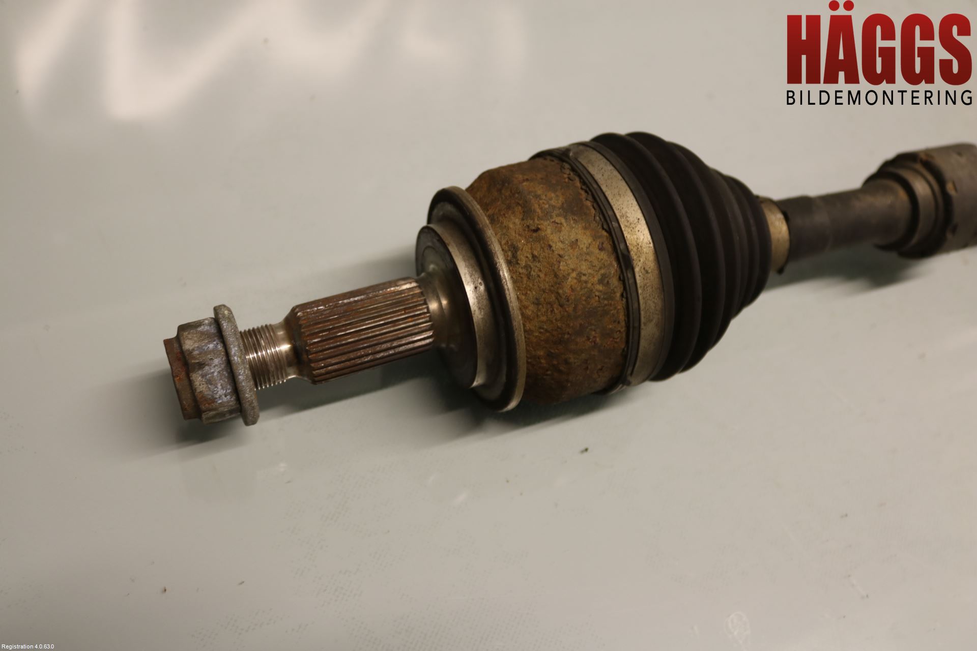 Mitsubishi GRANDIS Drivaxel Fram Vänster