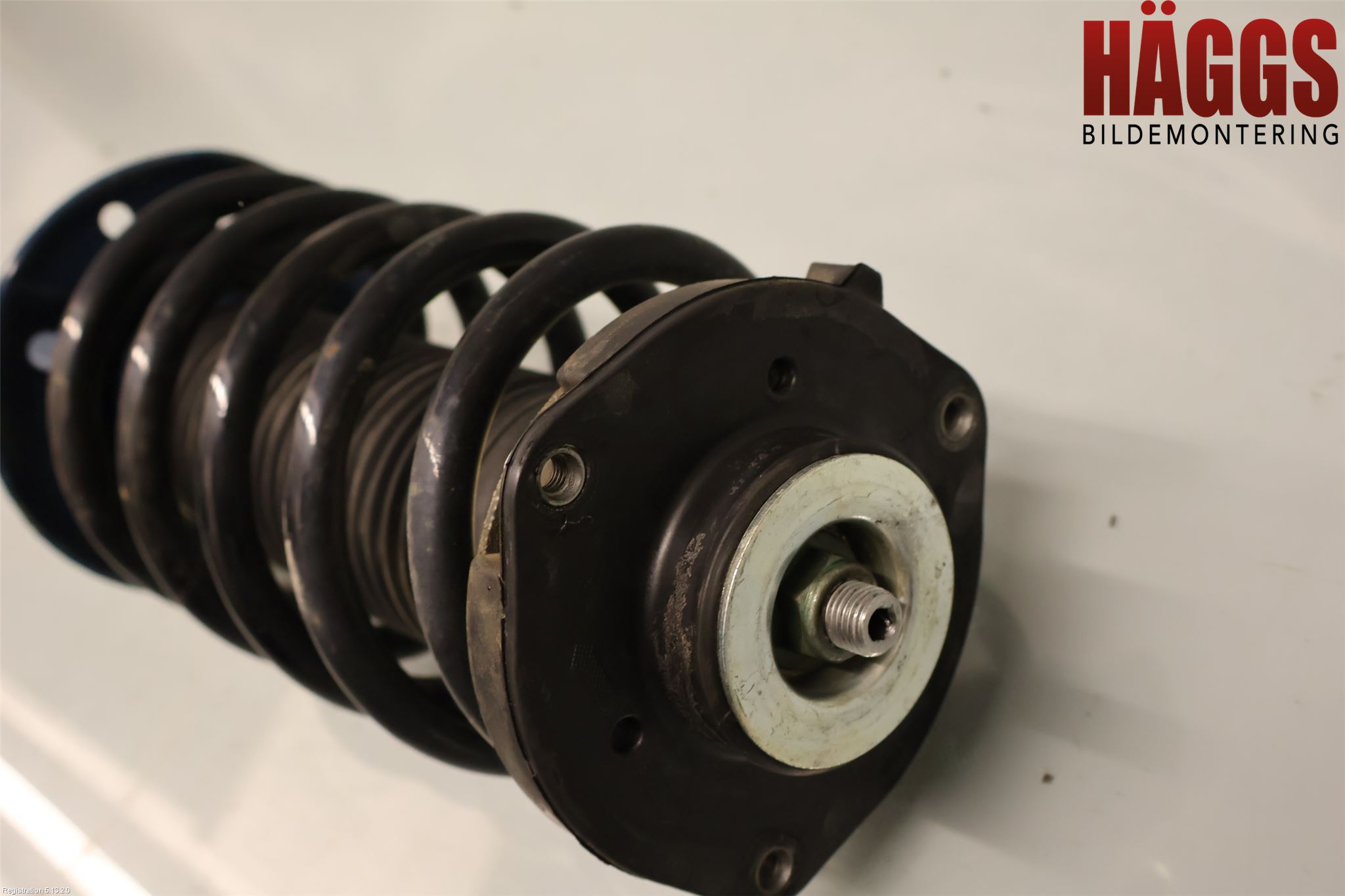 Volkswagen VW CADDY      04-10 Fjäderben Fram Höger