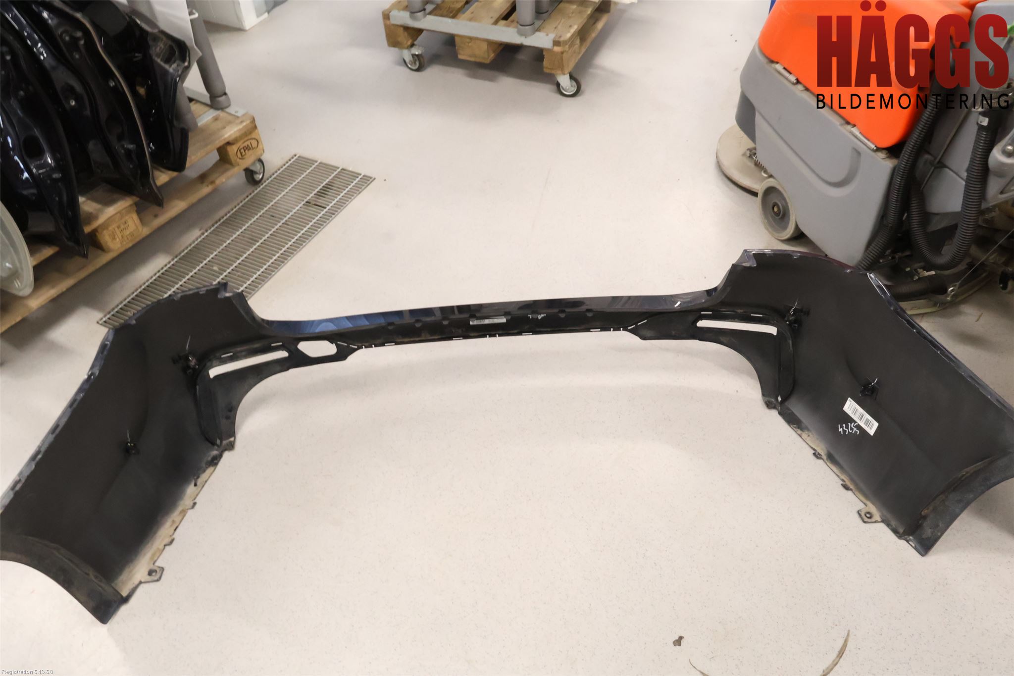 BMW 5 G30/G31/F90 17-23 Stötfångarbeklädnad Bak
