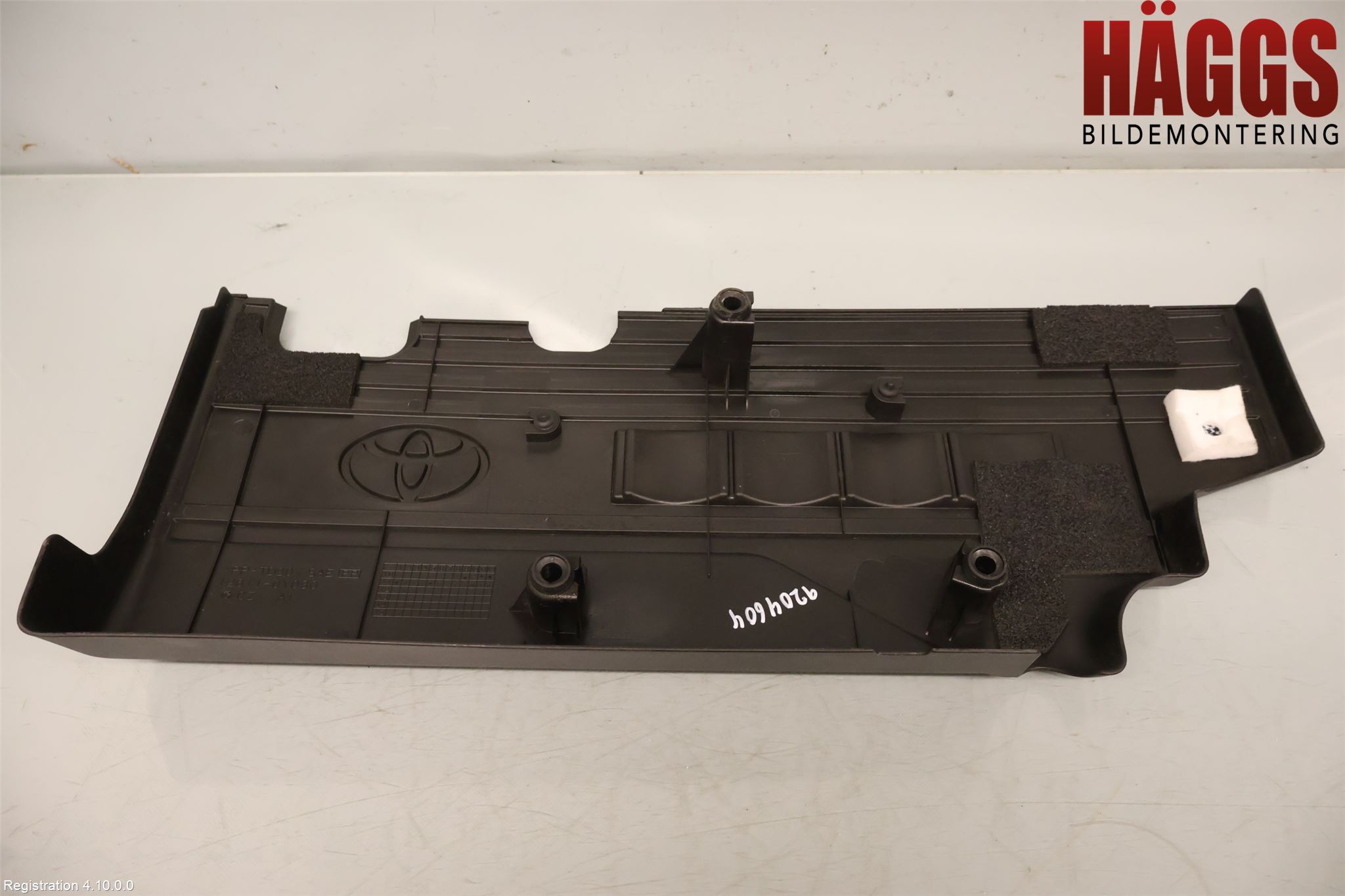 Toyota YARIS XP130 12-14 Motorkåpa