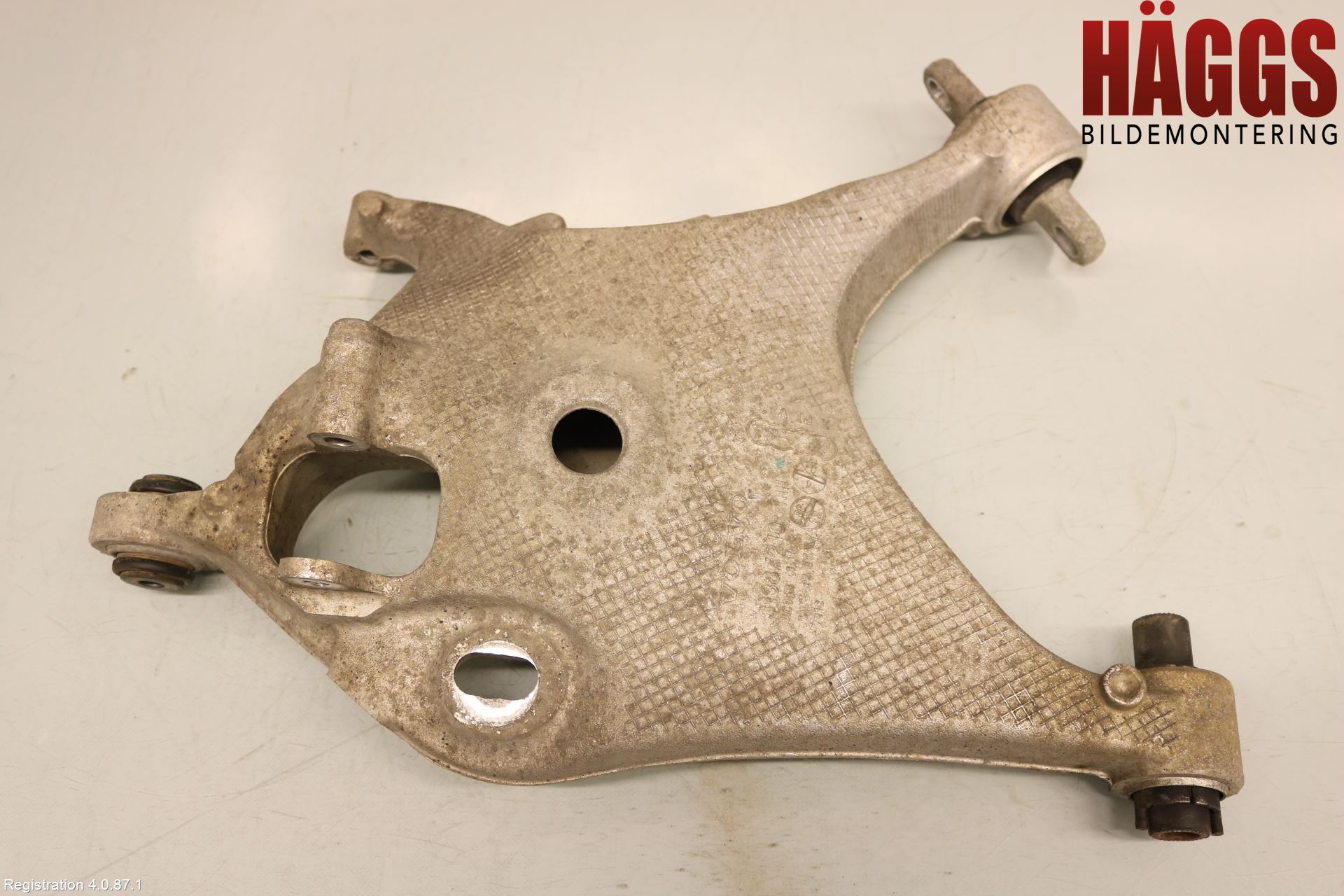 Volvo V90 17->> Bärarm Bak Höger