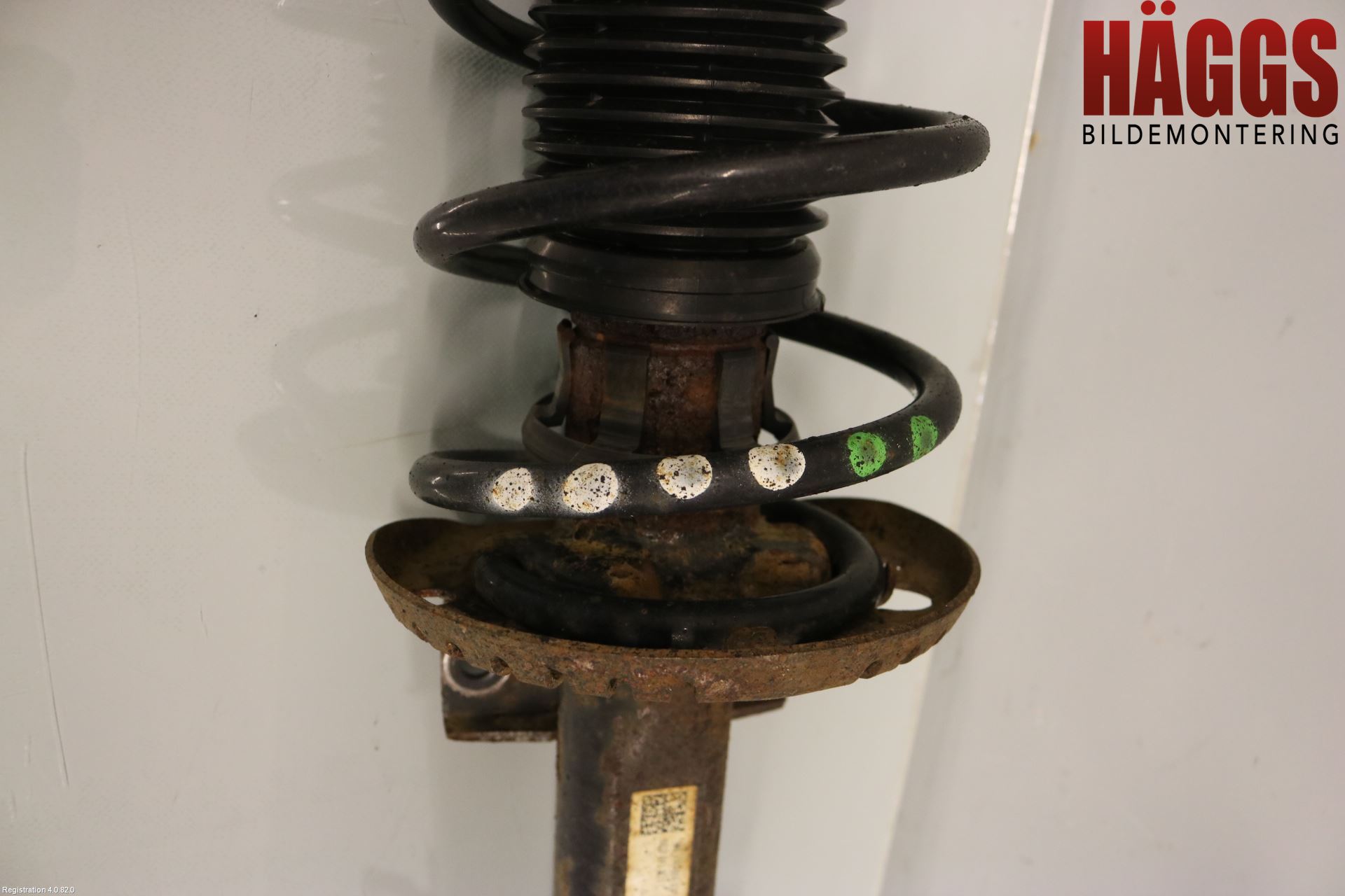 Volkswagen VW POLO 10-17 Fjäderben Fram Vänster