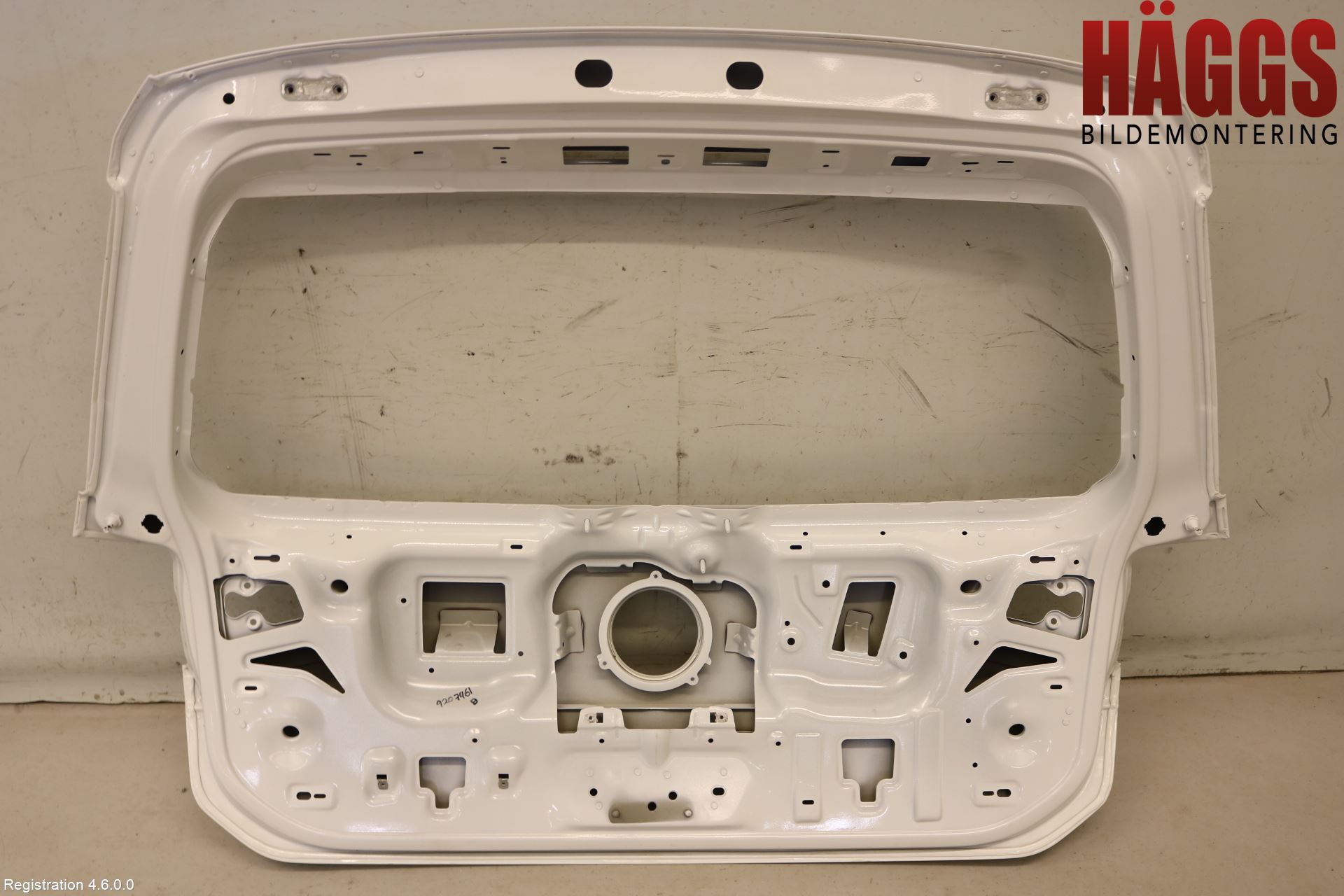 Volkswagen VW PASSAT 15-19 Baklucka Kombi