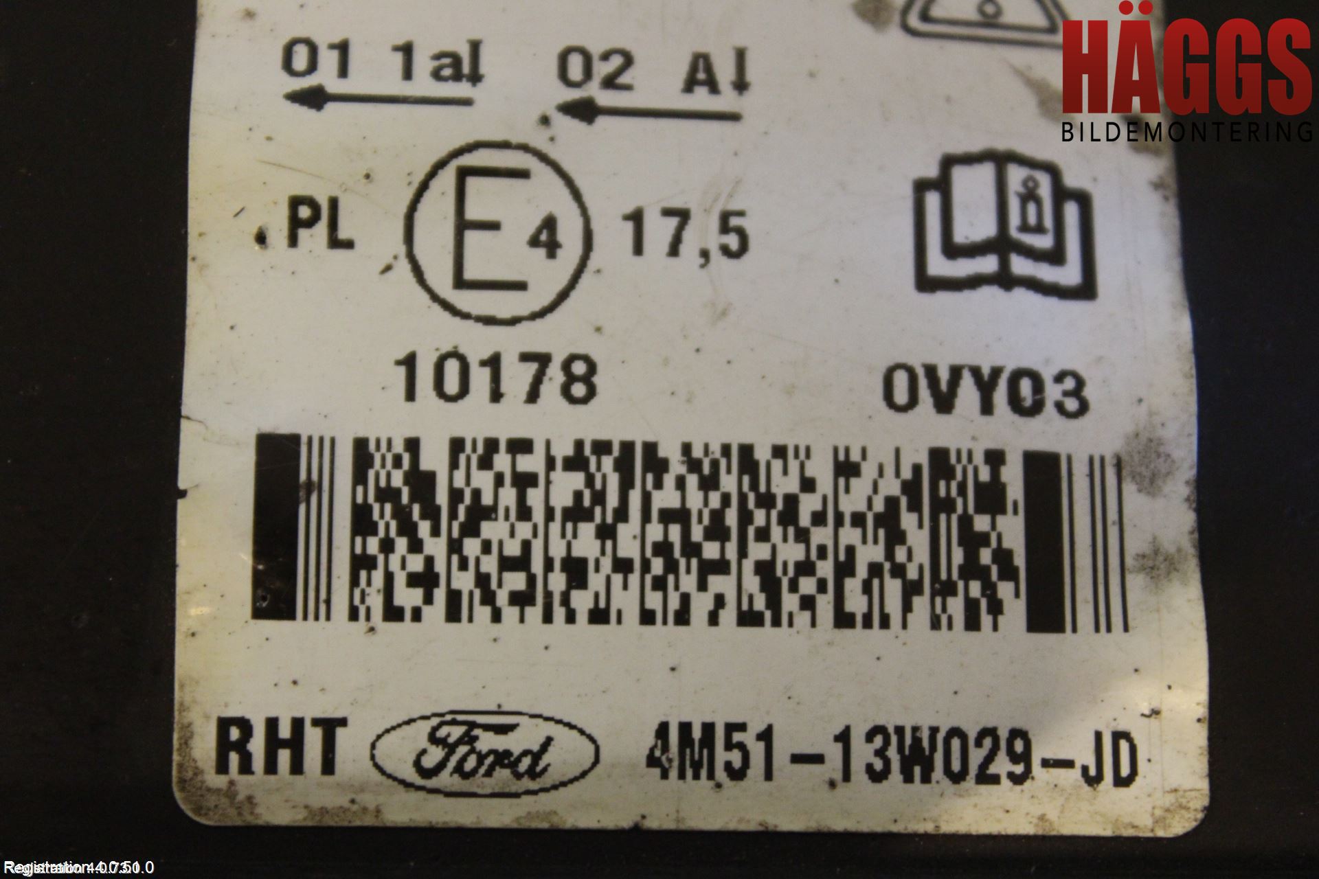 Ford FOCUS     04-07 Strålkastare Höger