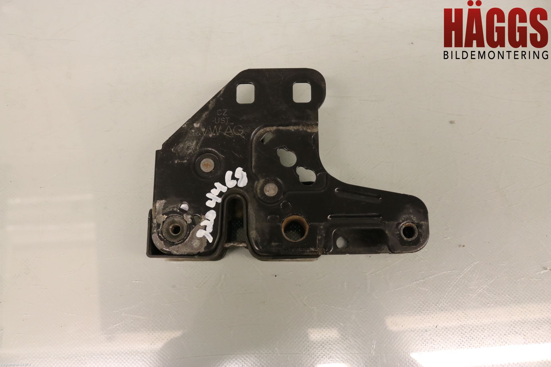 Audi A4/S4 05-07 Huvlås