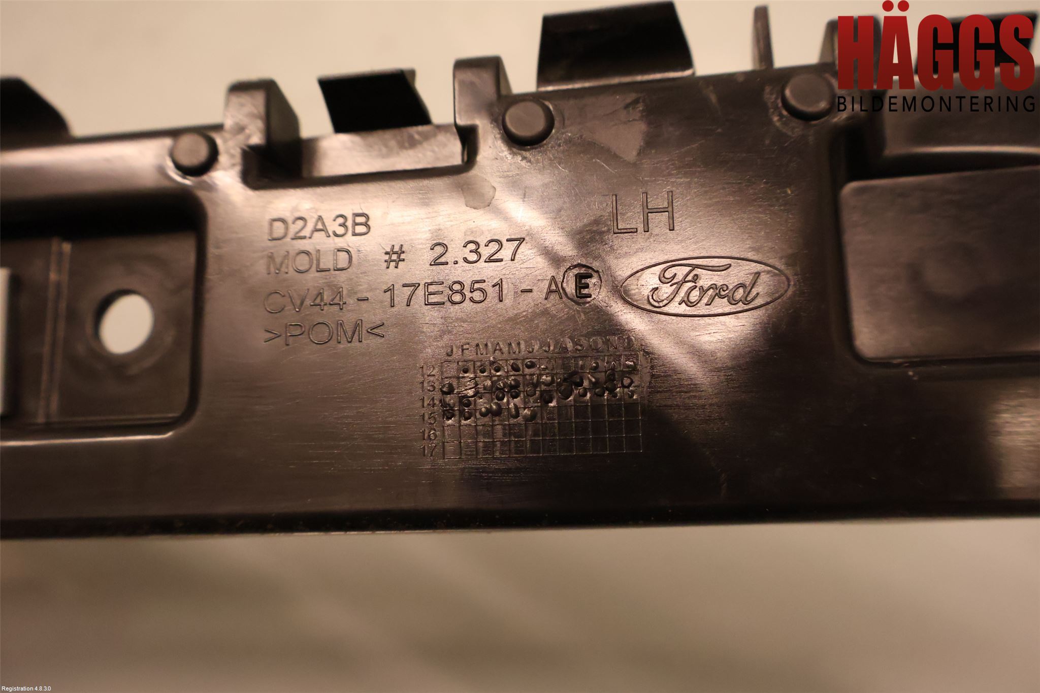 Ford KUGA 13-16 Stötfångarfäste Bak Vä