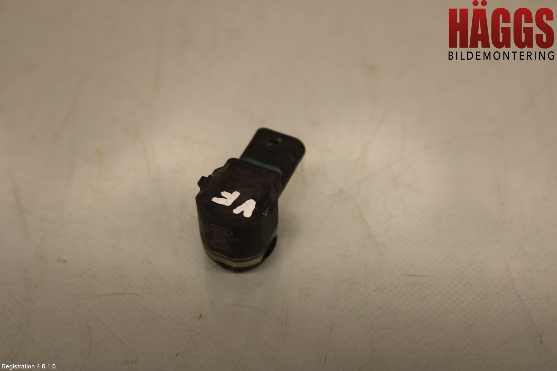 Ford KUGA 13-16 Parkeringshjälp Frontsensor