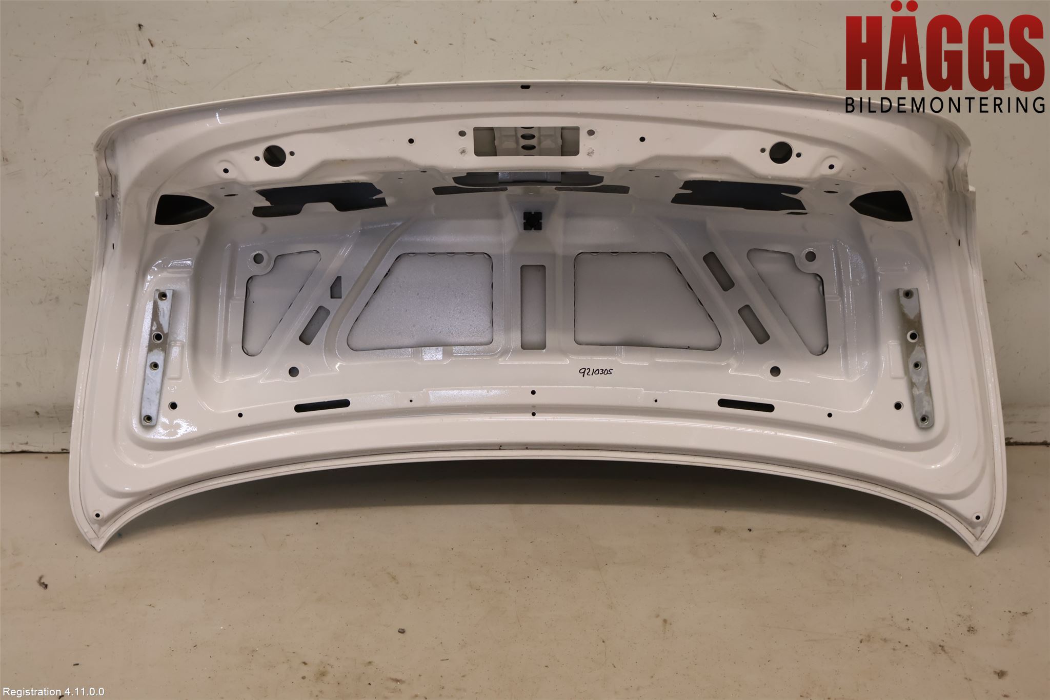 BMW 5 F10/F11/F18 09-17 Baklucka (Ej Med Ruta)