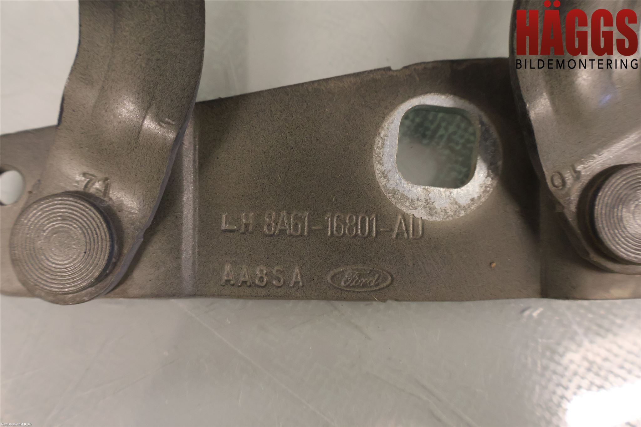 Ford FIESTA 13-17 Huvgångjärn