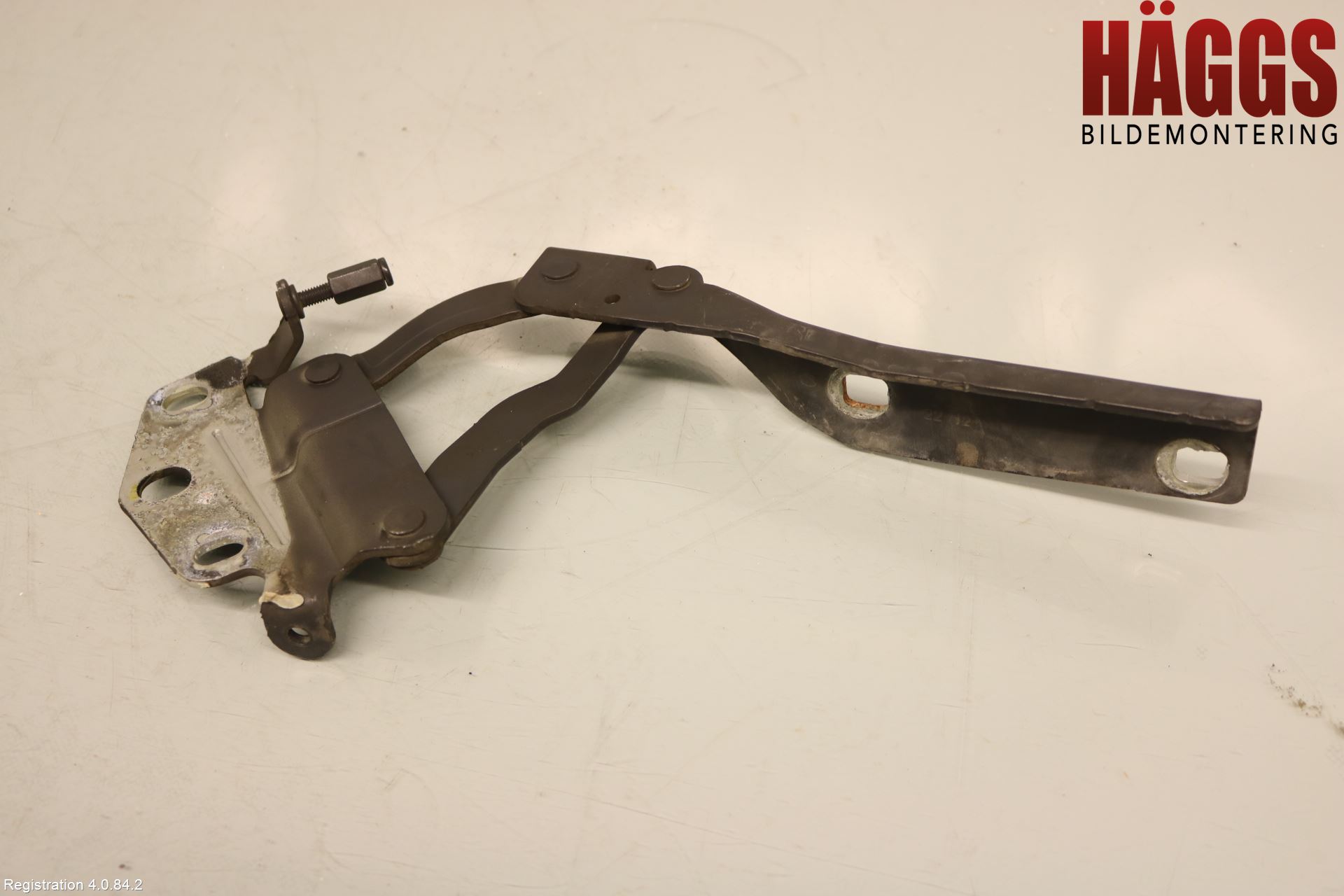 Volkswagen VW PASSAT 11-14 Huvgångjärn