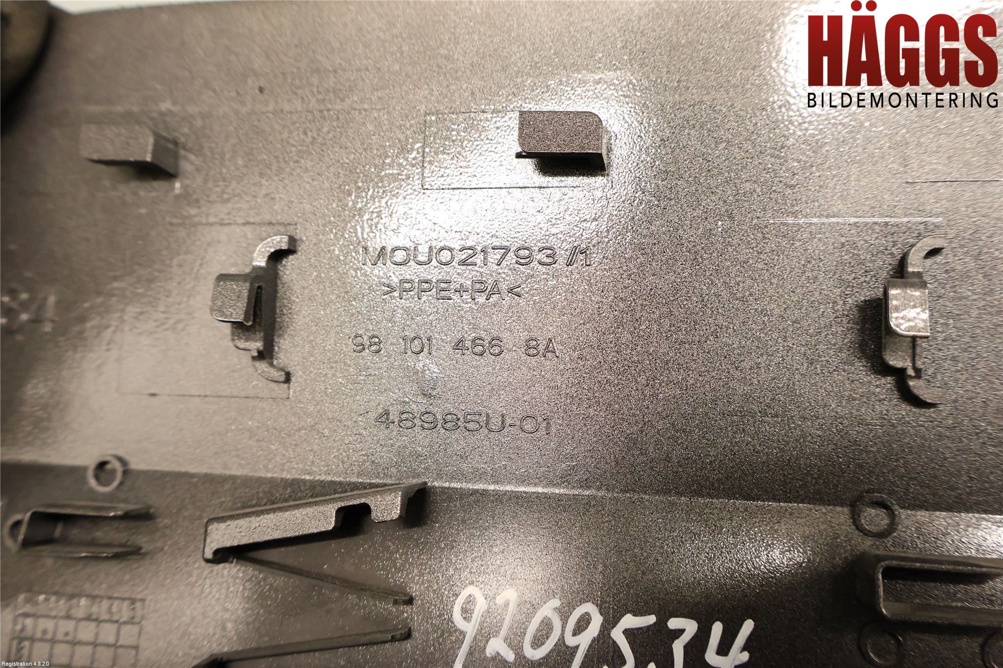 Peugeot 3008 17-24 Tanklucka