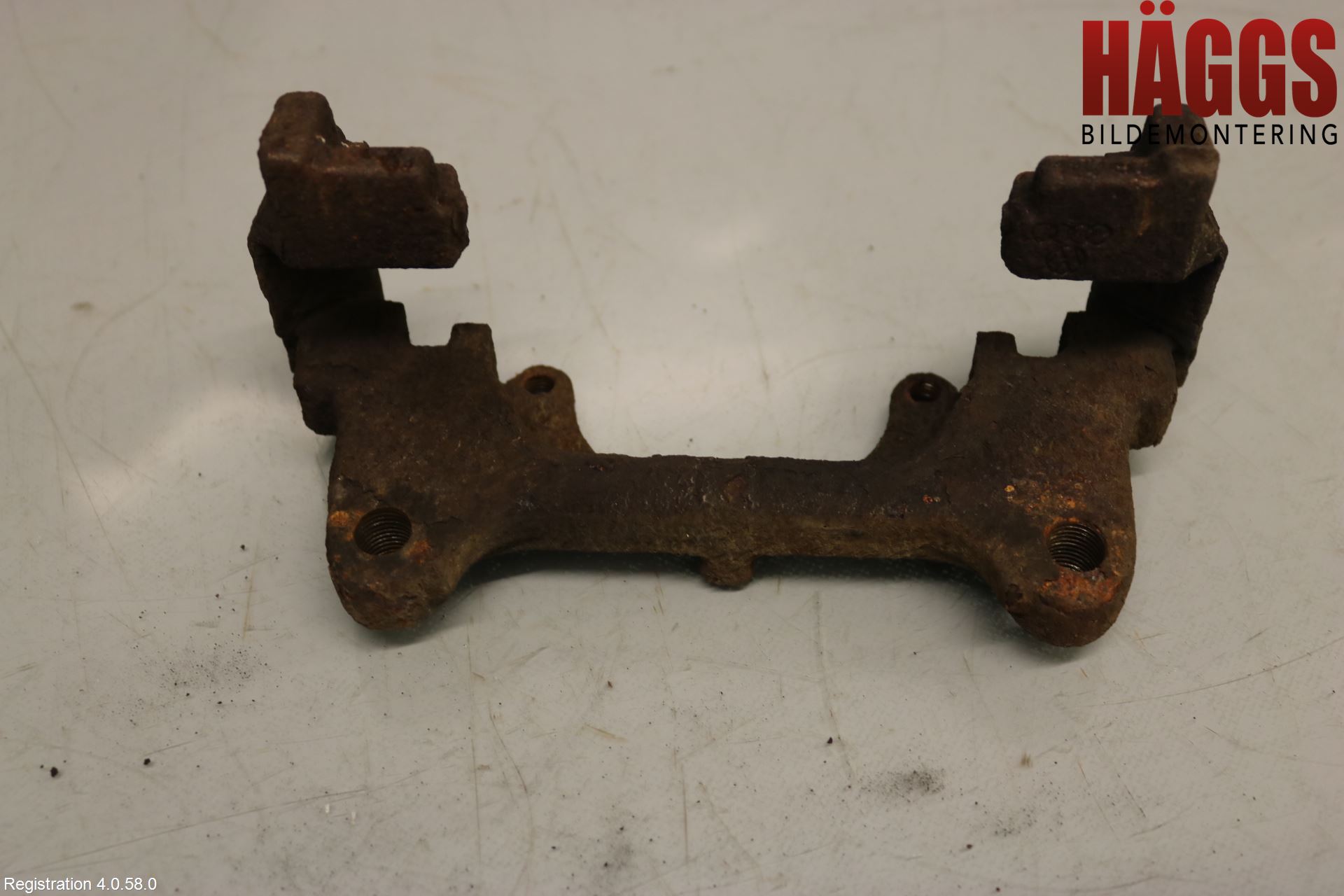 Skoda SUPERB 09-15 Bromsokshållare