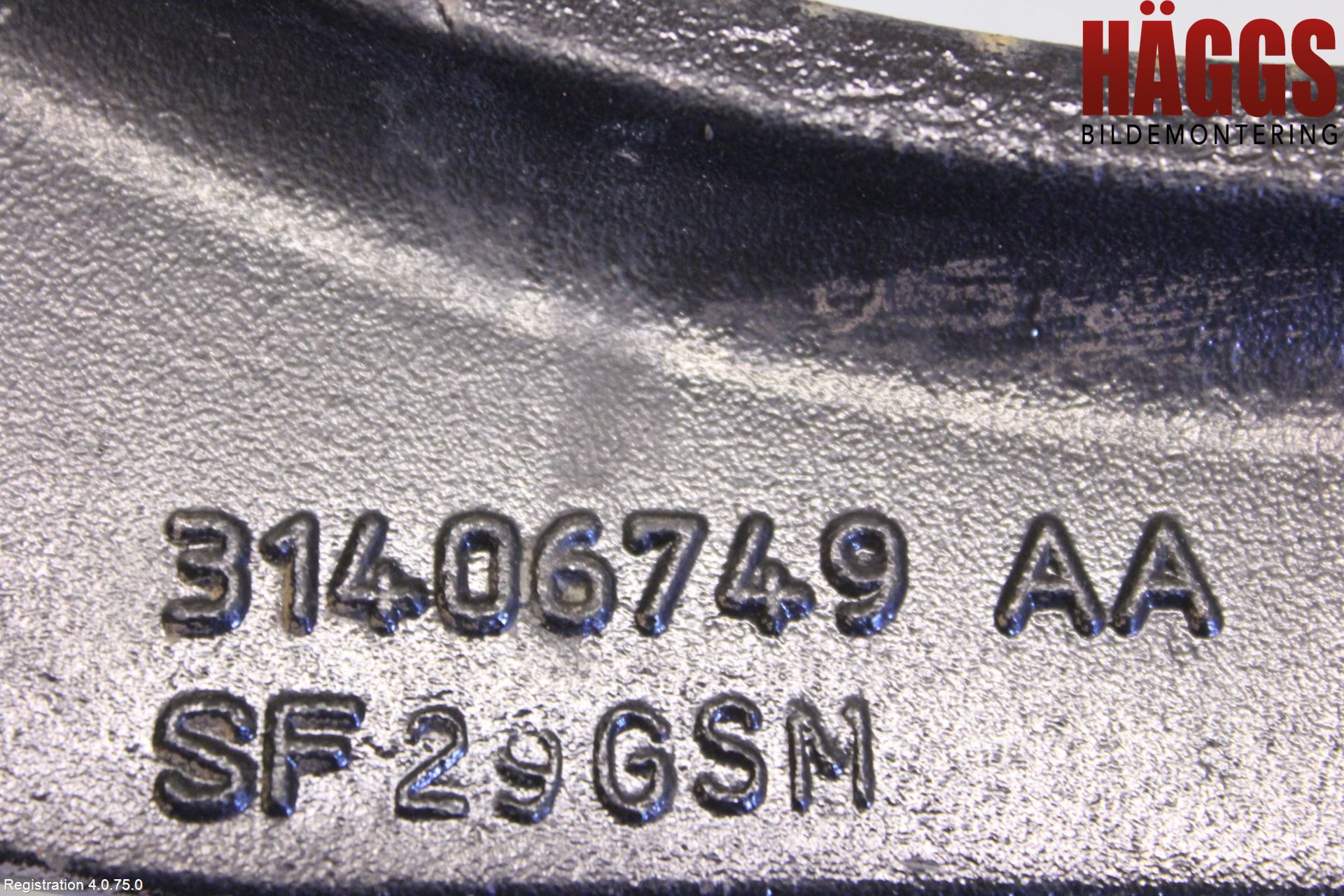 Volvo XC70 14-16 Bärarm Bak Övre Höger