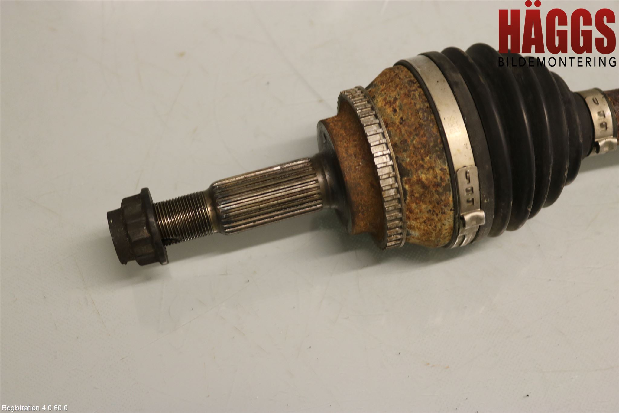 Toyota AVENSIS 03-06 Drivaxel Fram Höger