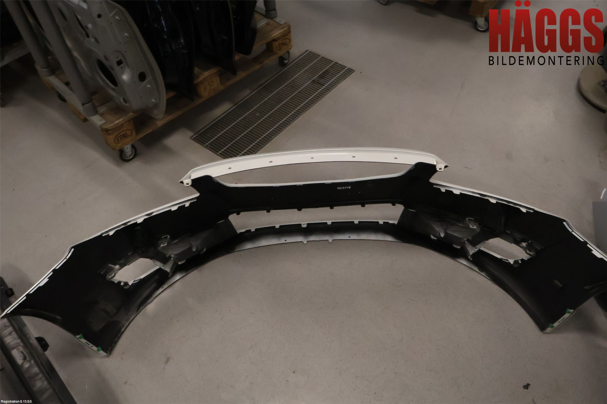 Volvo V70 14-16 Stötfångarbeklädnad Fram