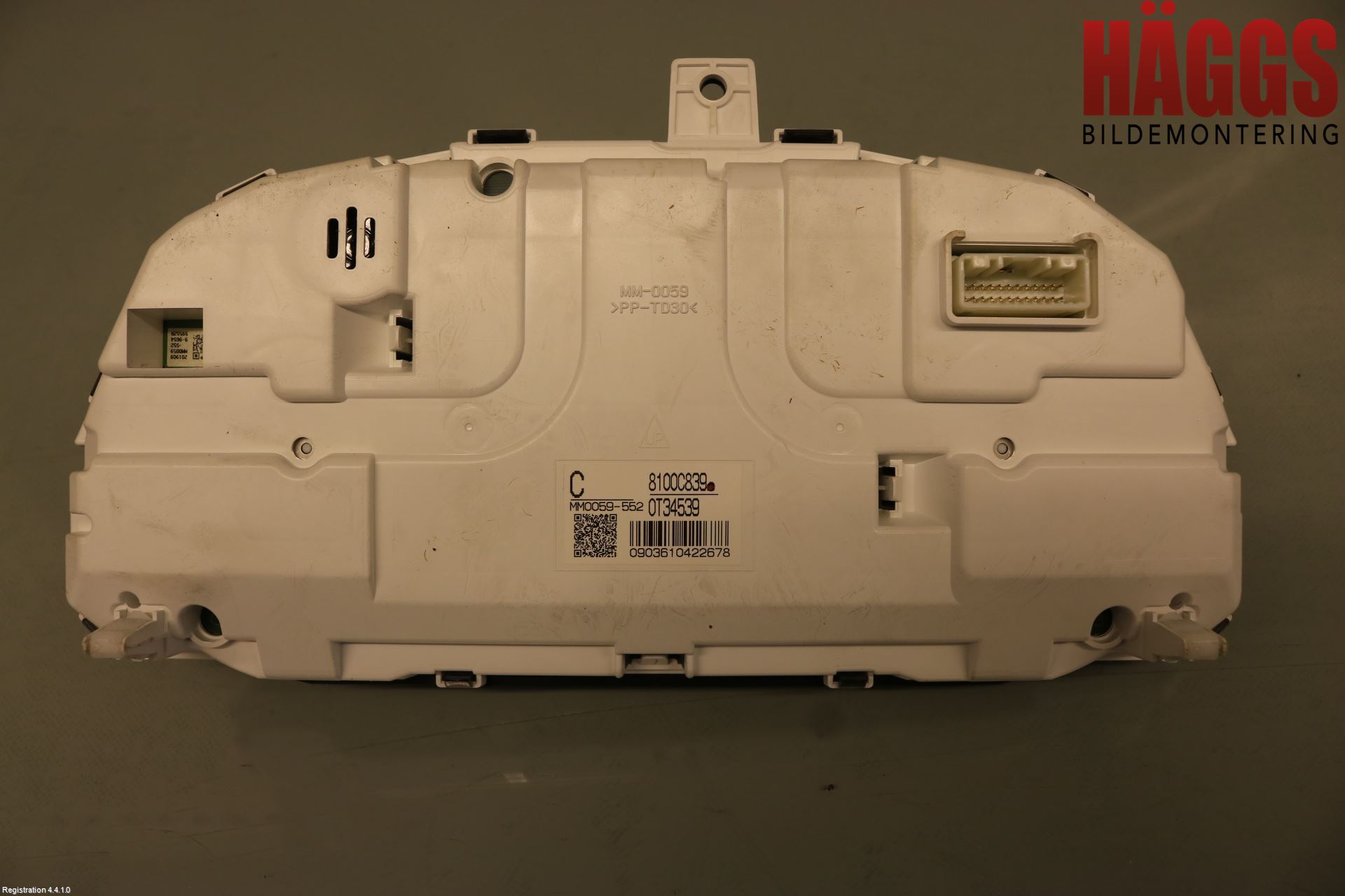 Mitsubishi OUTLANDER 13-21 Instrument Komb