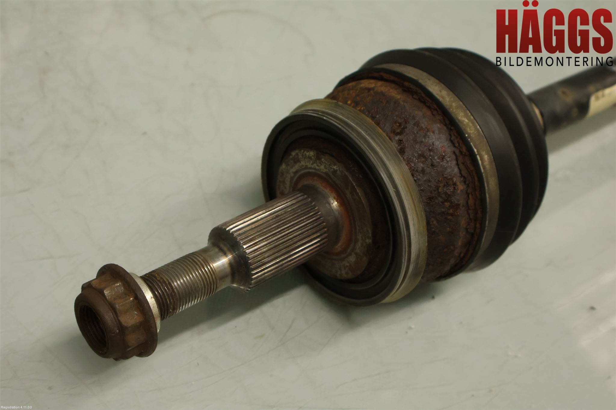 Volkswagen VW TRANSP/CARAVELLE (T5) 04-15 Drivaxel Fram Vänster