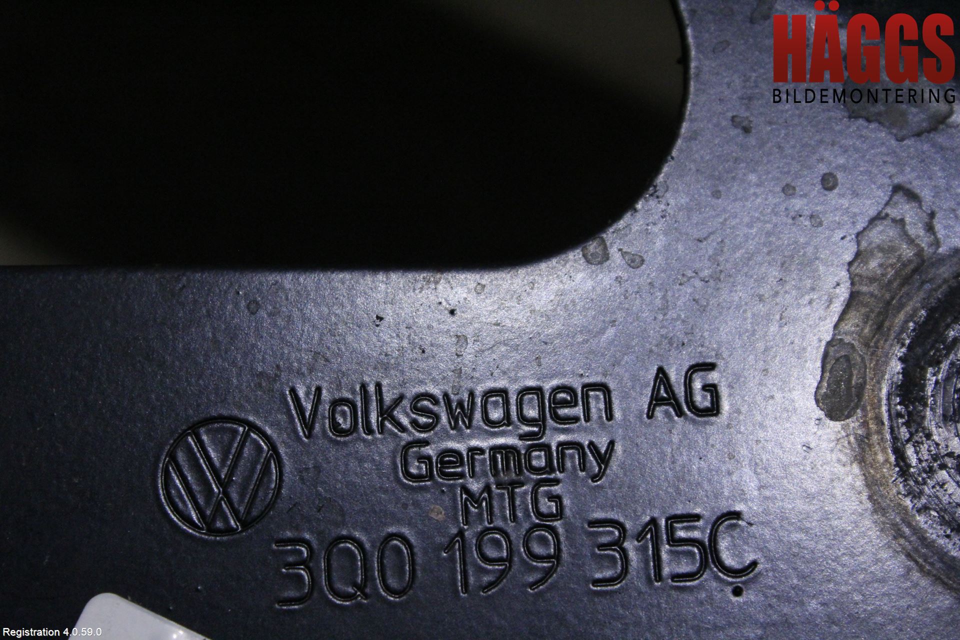 Volkswagen VW TOURAN 16- Framvagnsbalk