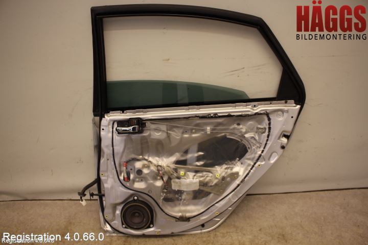 Toyota AVENSIS 98-02 Dörr Bak Höger
