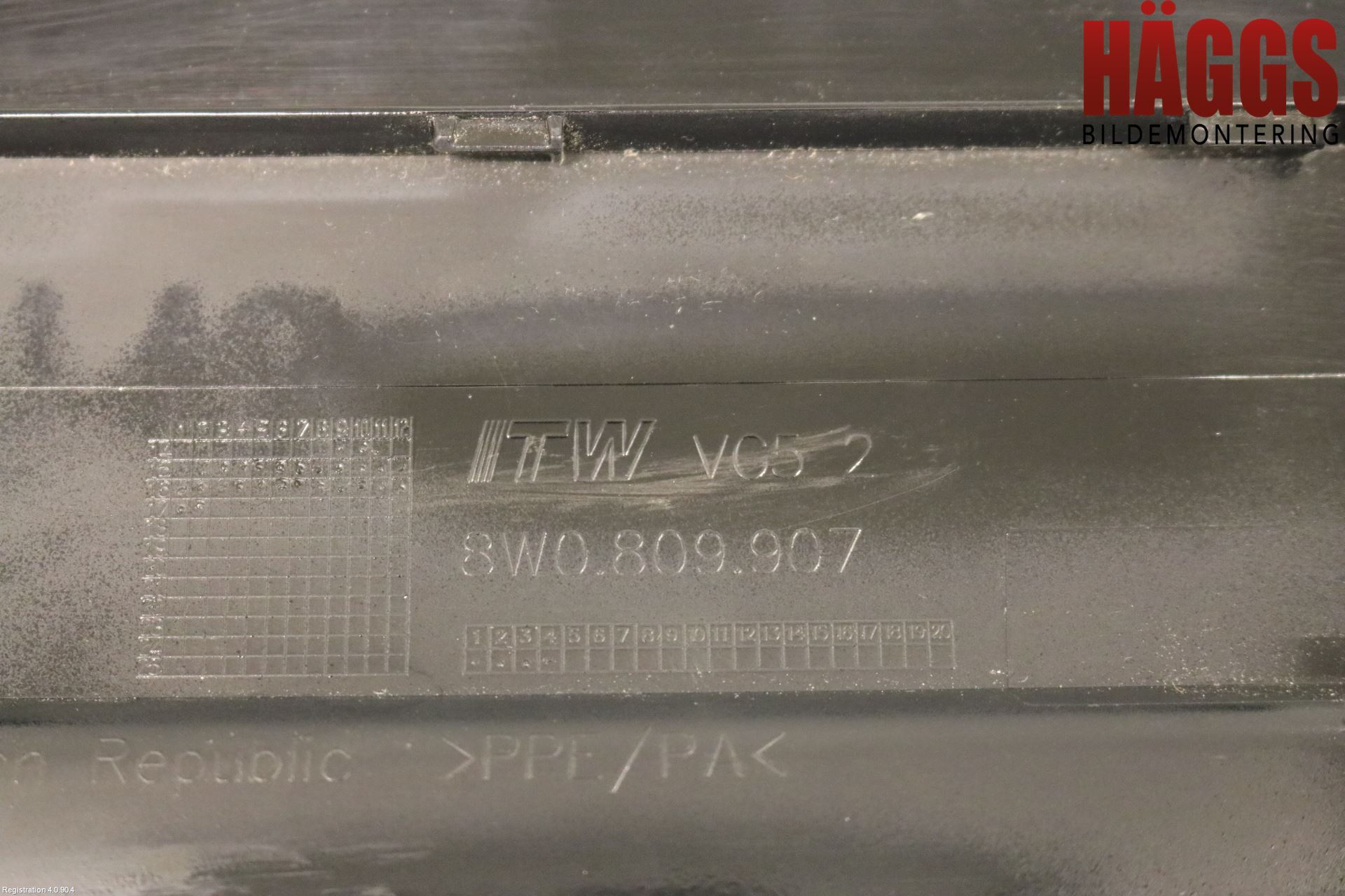 Audi A4 ALLROAD 17- Tanklucka