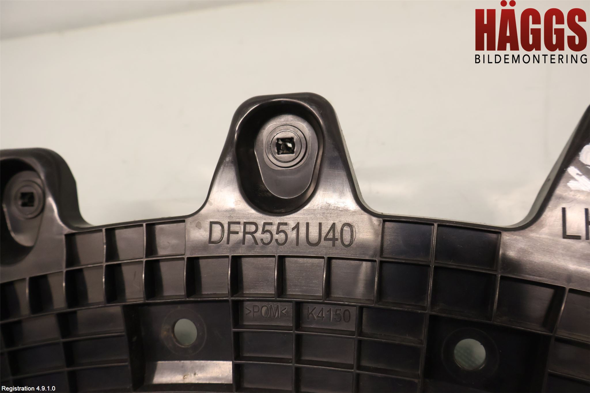 Mazda CX-30 20- Stötfångarfäste Bak Vä