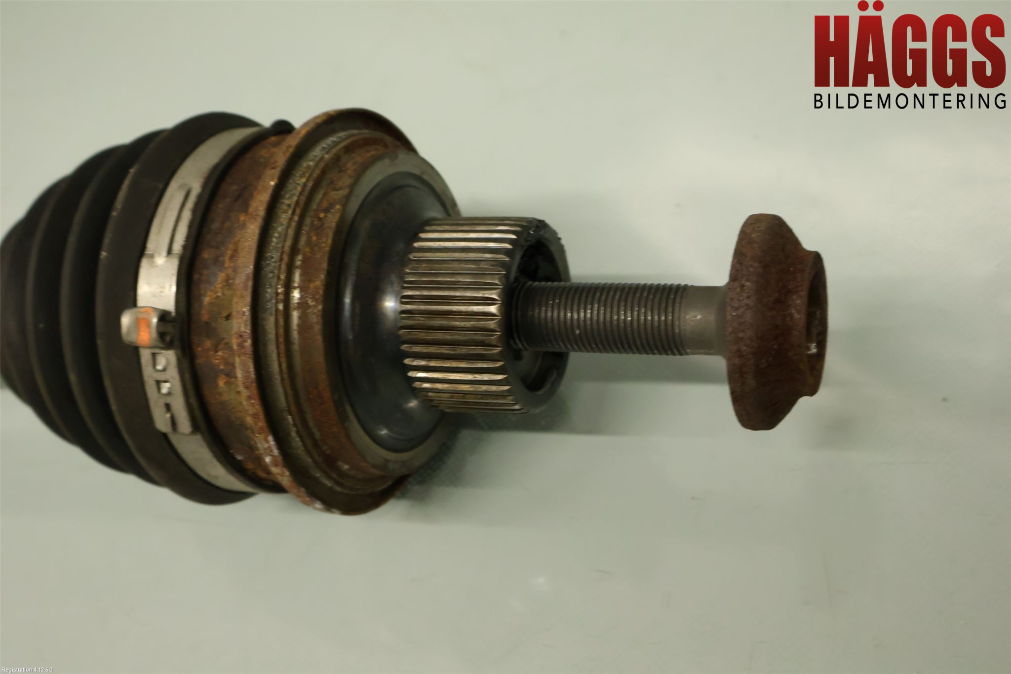 Audi A4/S4 B9 20- Drivaxel Fram Höger