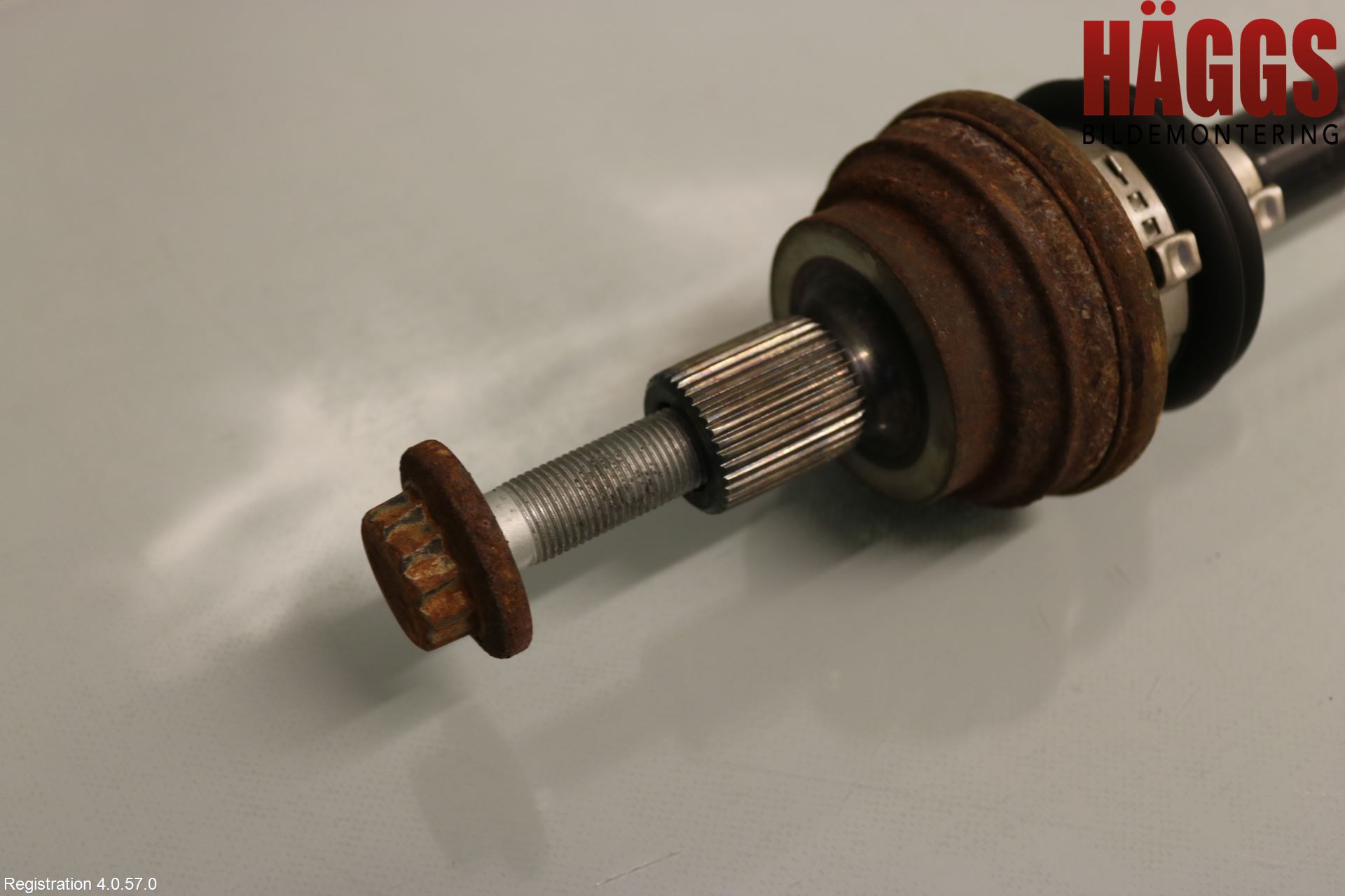 Volkswagen VW TIGUAN 16-24 Drivaxel Bak Vänster