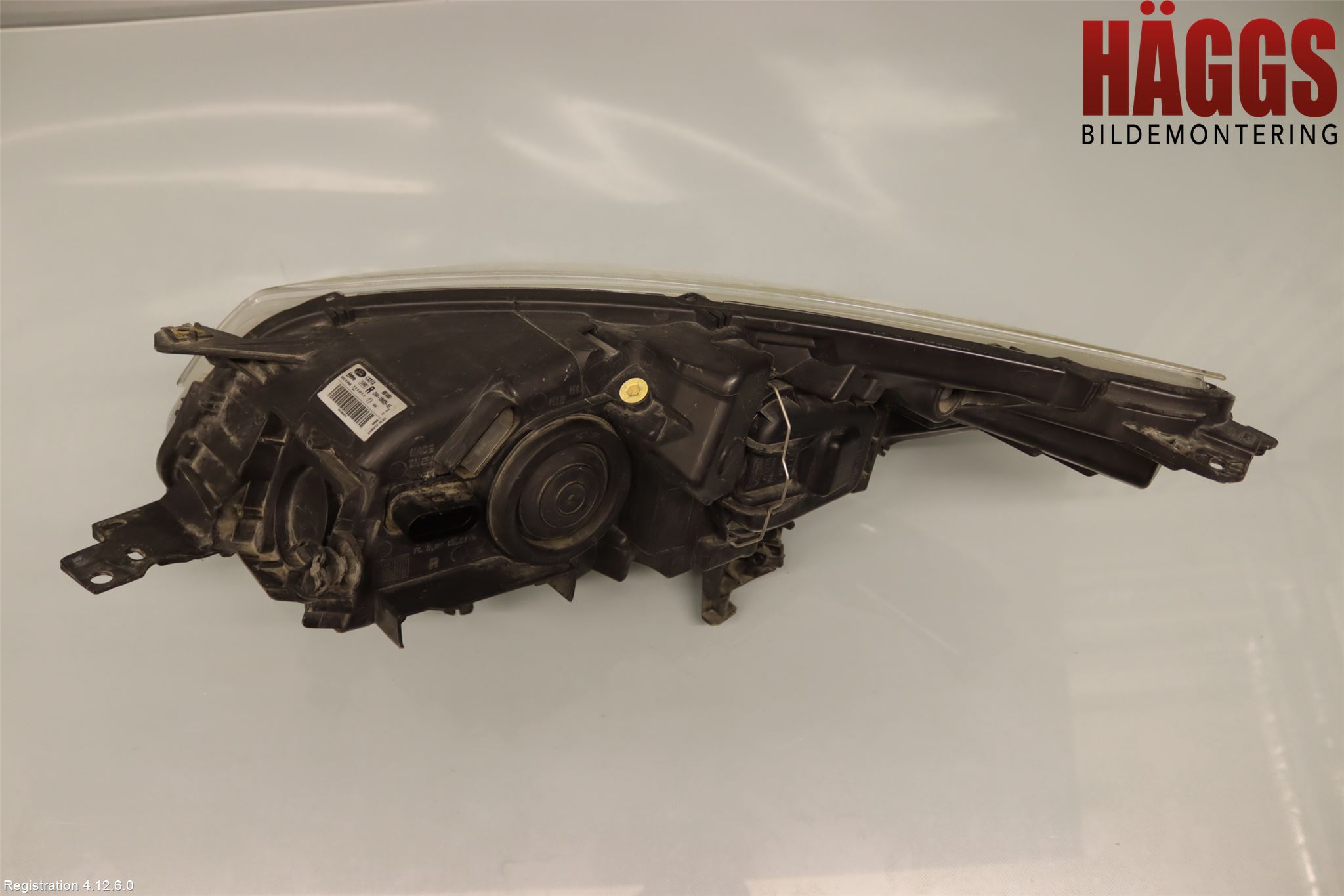 Ford KUGA 13-16 Strålkastare Höger
