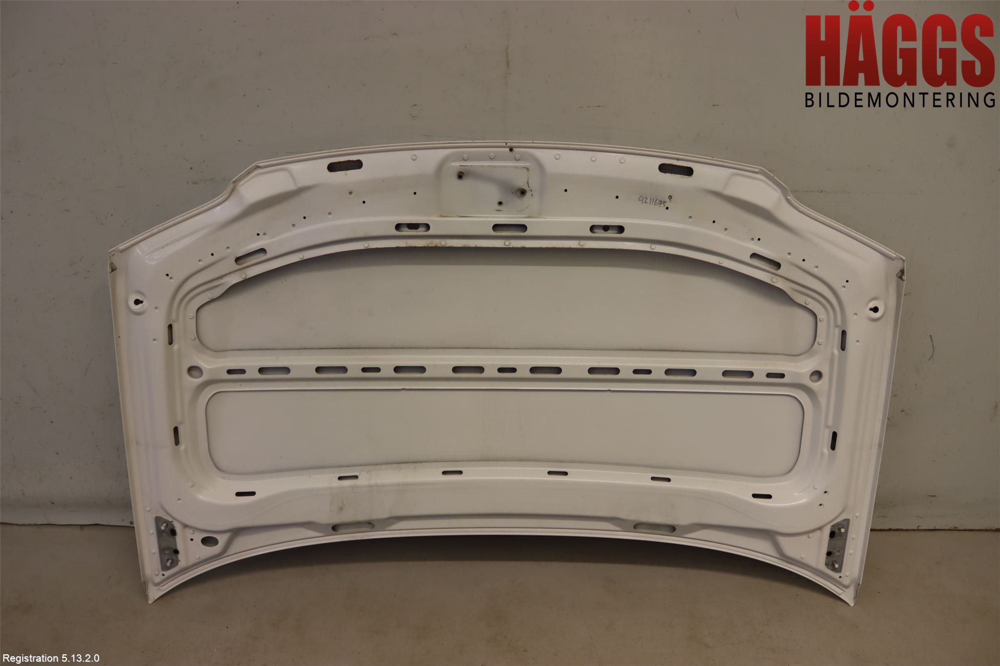 Volkswagen VW CADDY      04-10 Huv Fram
