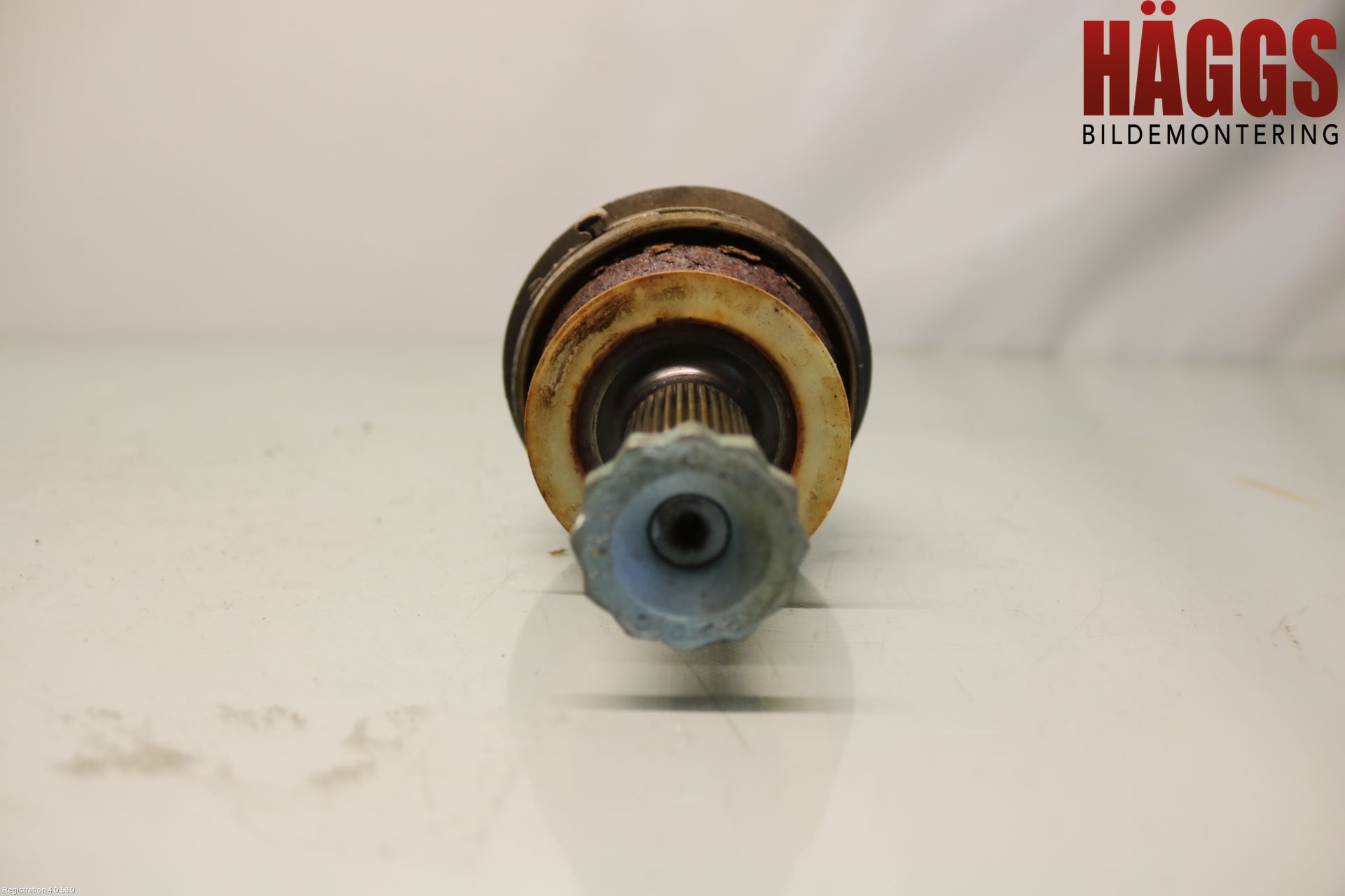 Volkswagen VW POLO 10-17 Drivaxel Fram Höger
