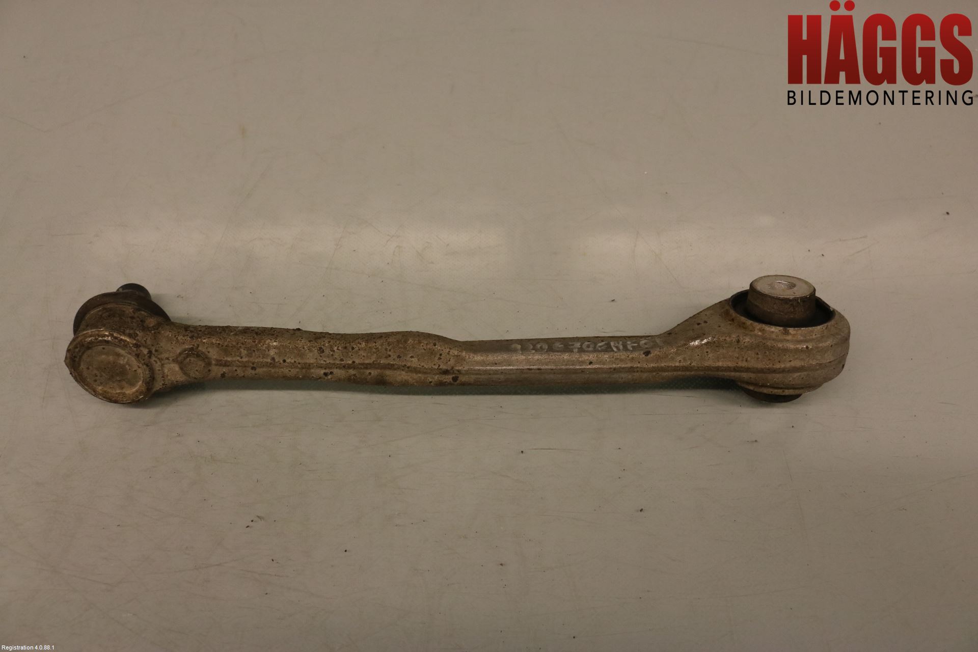 Volkswagen VW TOUAREG CR 18- Bärarm Fram Övre Hö