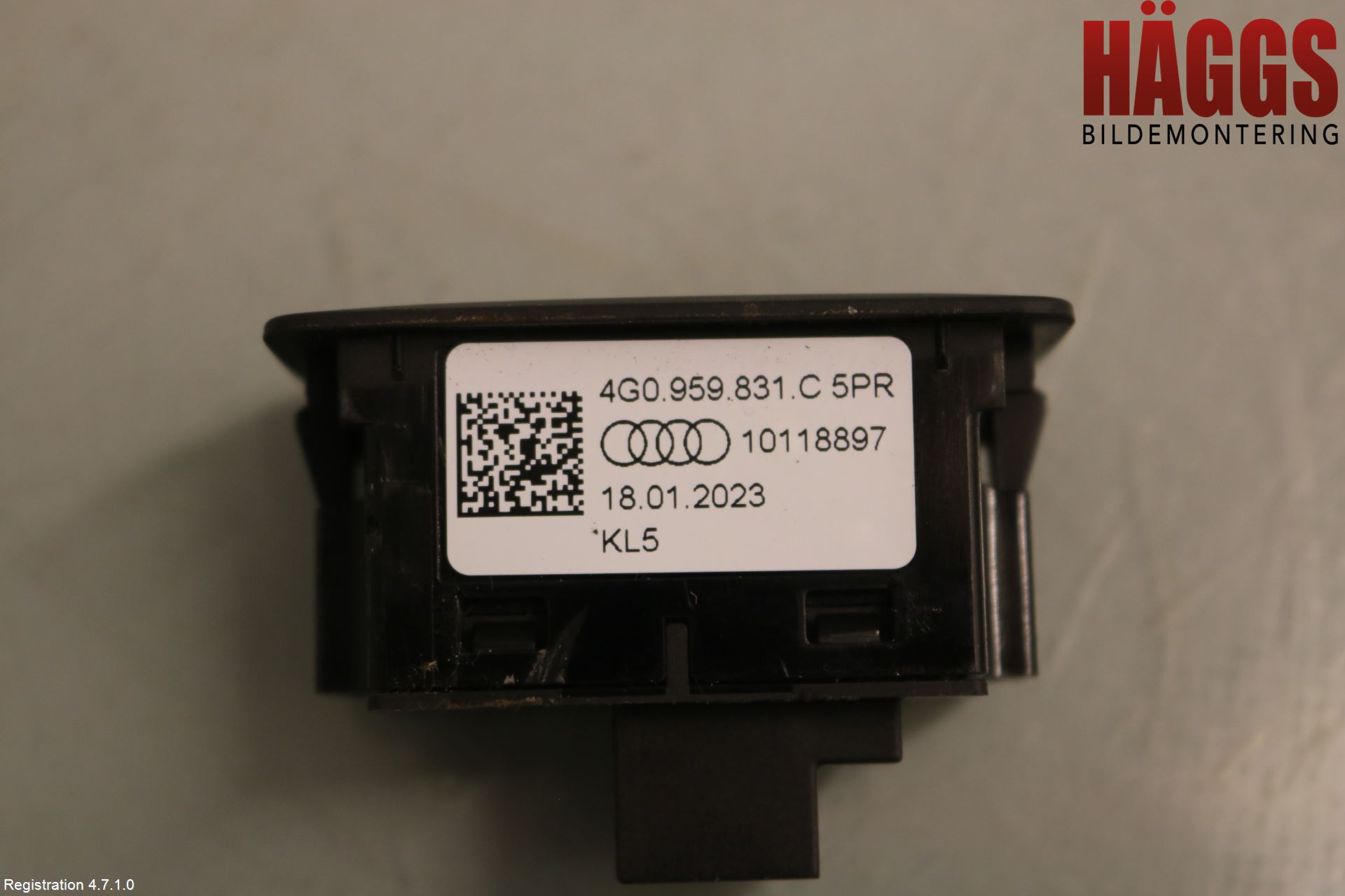 Audi A6 F2/C8 19- Strömställare Baklucka