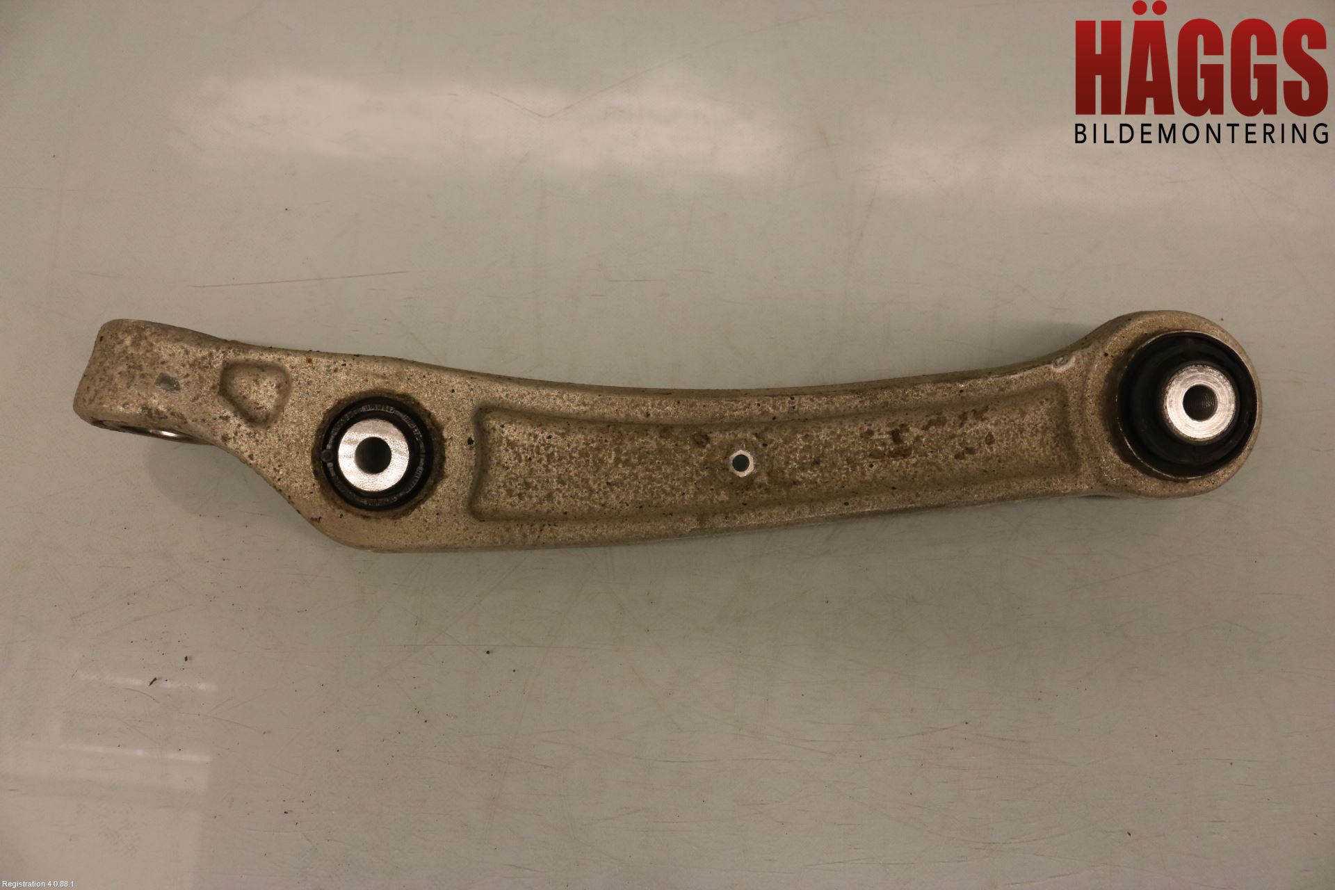 Volkswagen VW TOUAREG CR 18- Bärarm Fram Undre Vä