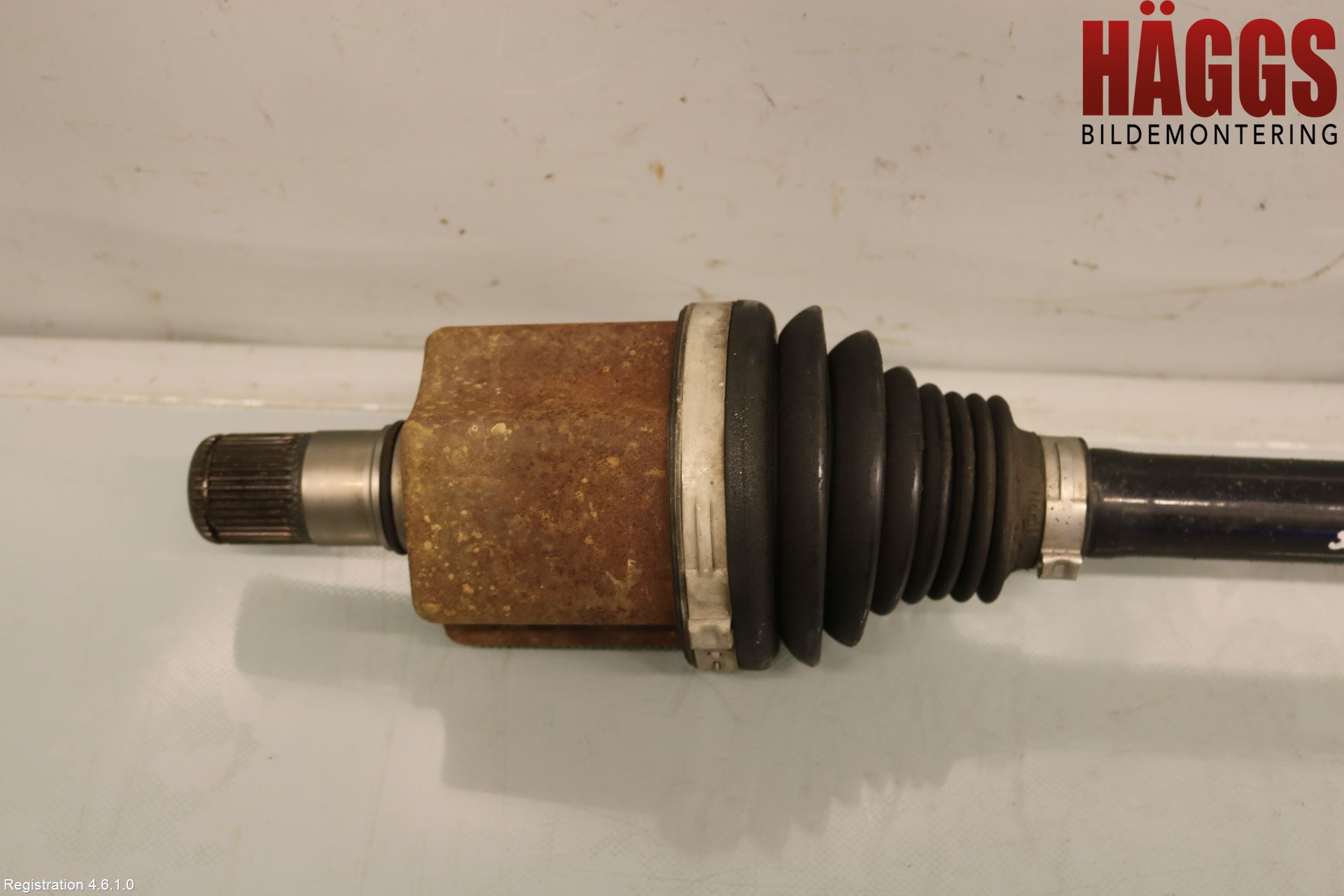 Volkswagen VW PASSAT 15-19 Drivaxel Fram Vänster