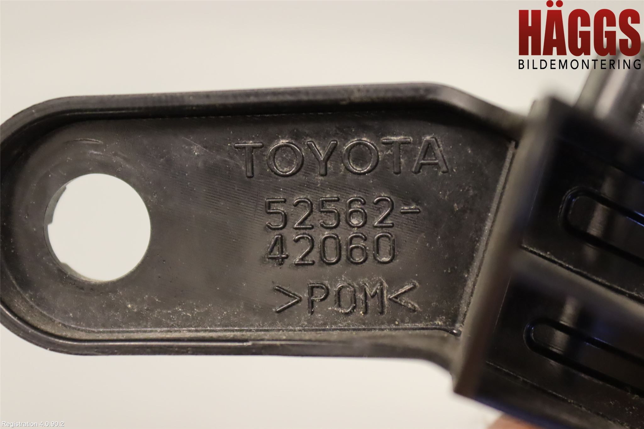 Toyota RAV4 19- Stötfångarfäste Bak Hö