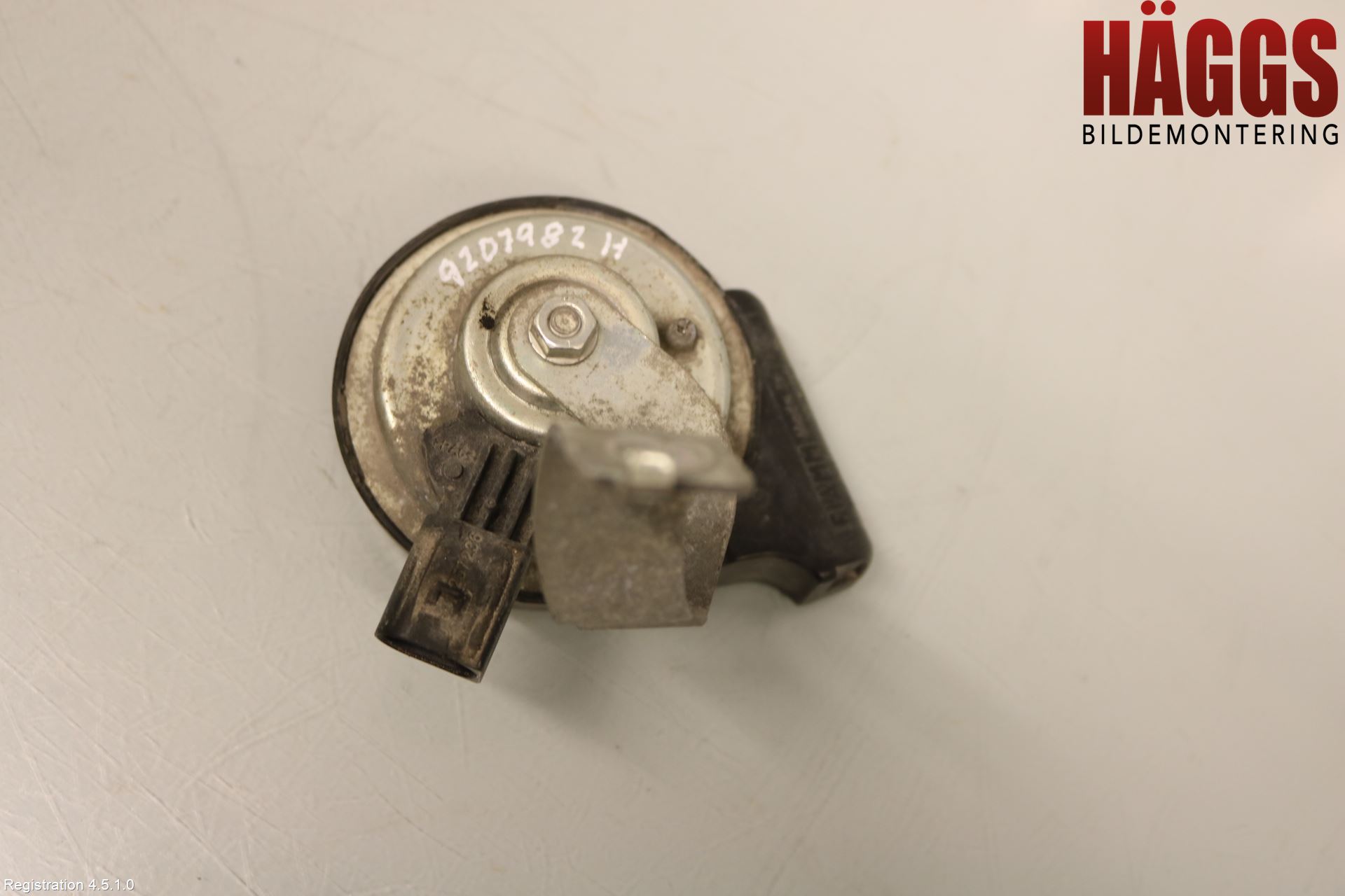 Mercedes-Benz MB E-KLASS (W212) 09-16 Signalhorn
