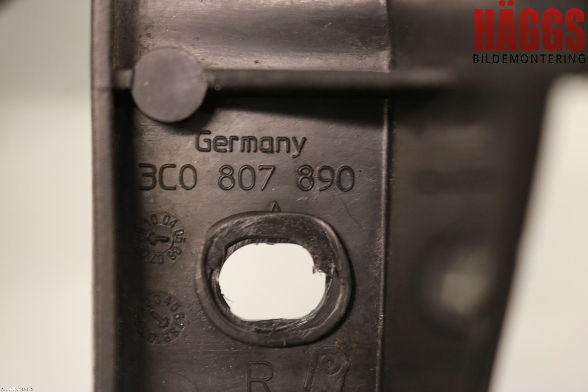 Volkswagen VW PASSAT 05-11 Stötfångarfäste Fram Hö
