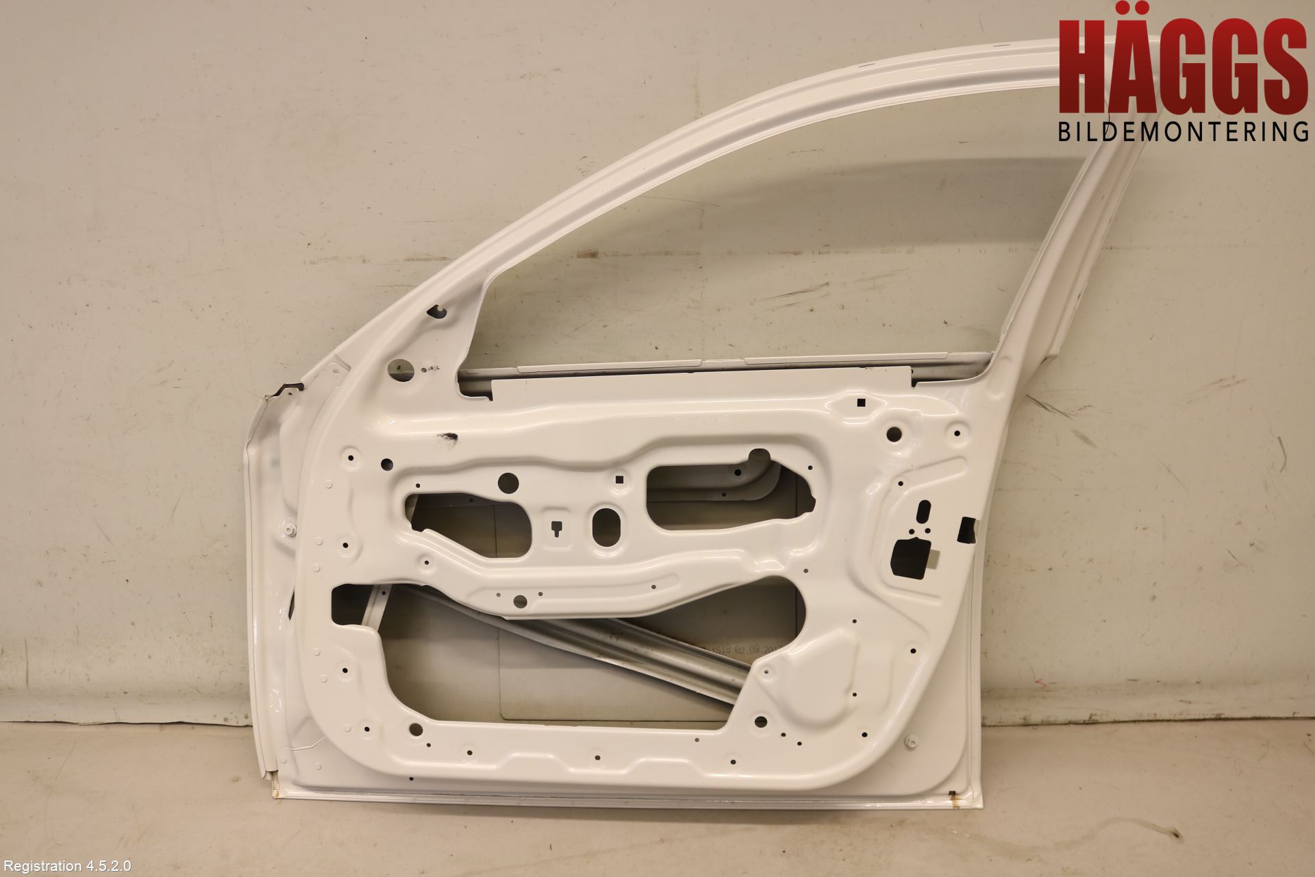 BMW 5 F10/F11/F18 09-17 Dörr Fram Höger
