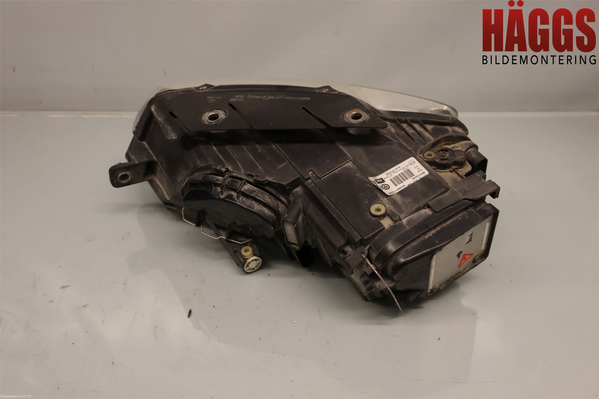 Volkswagen VW PASSAT 05-11 Strålkastare Höger