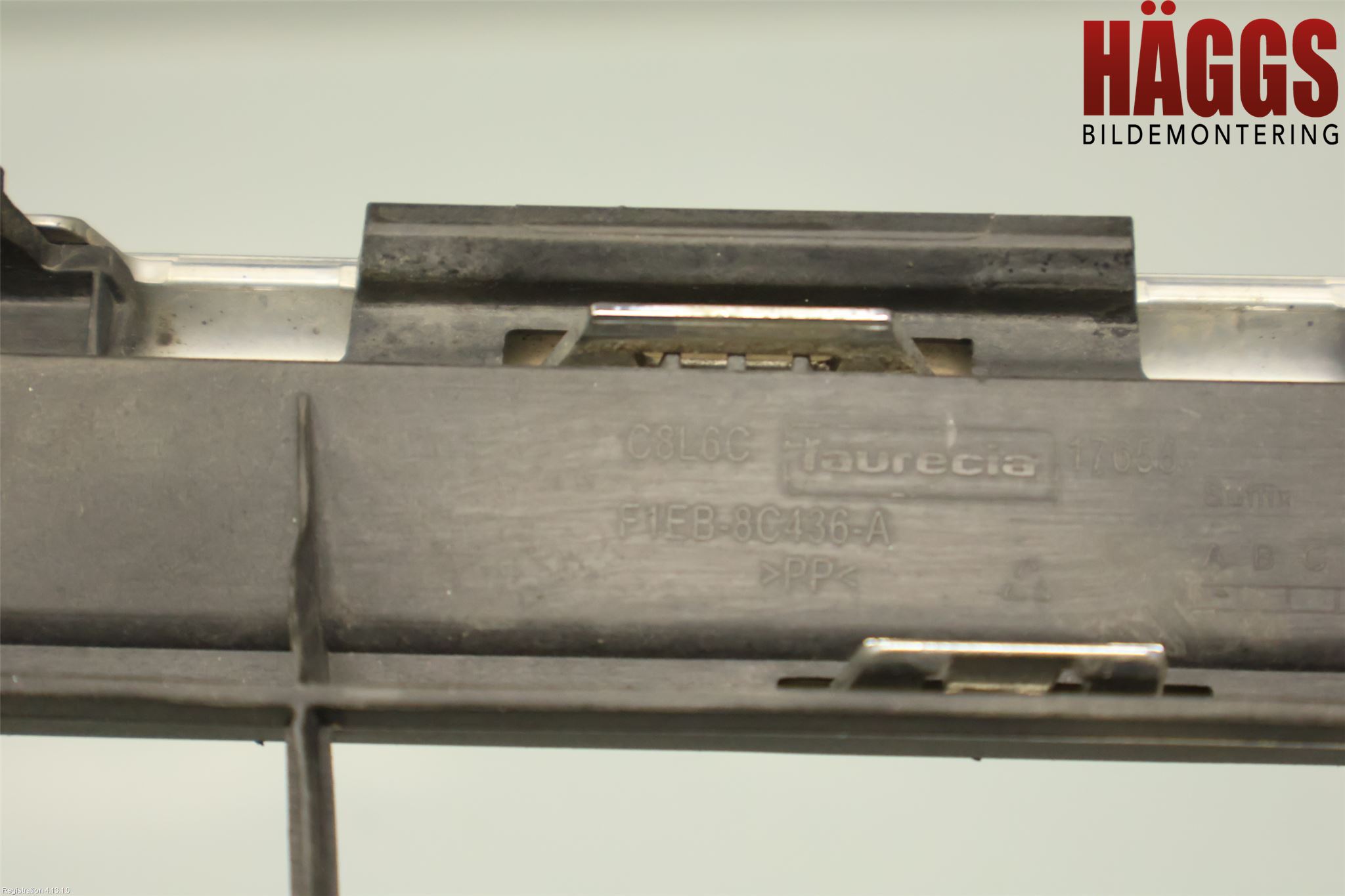 Ford FOCUS 15-18 Grill Komp