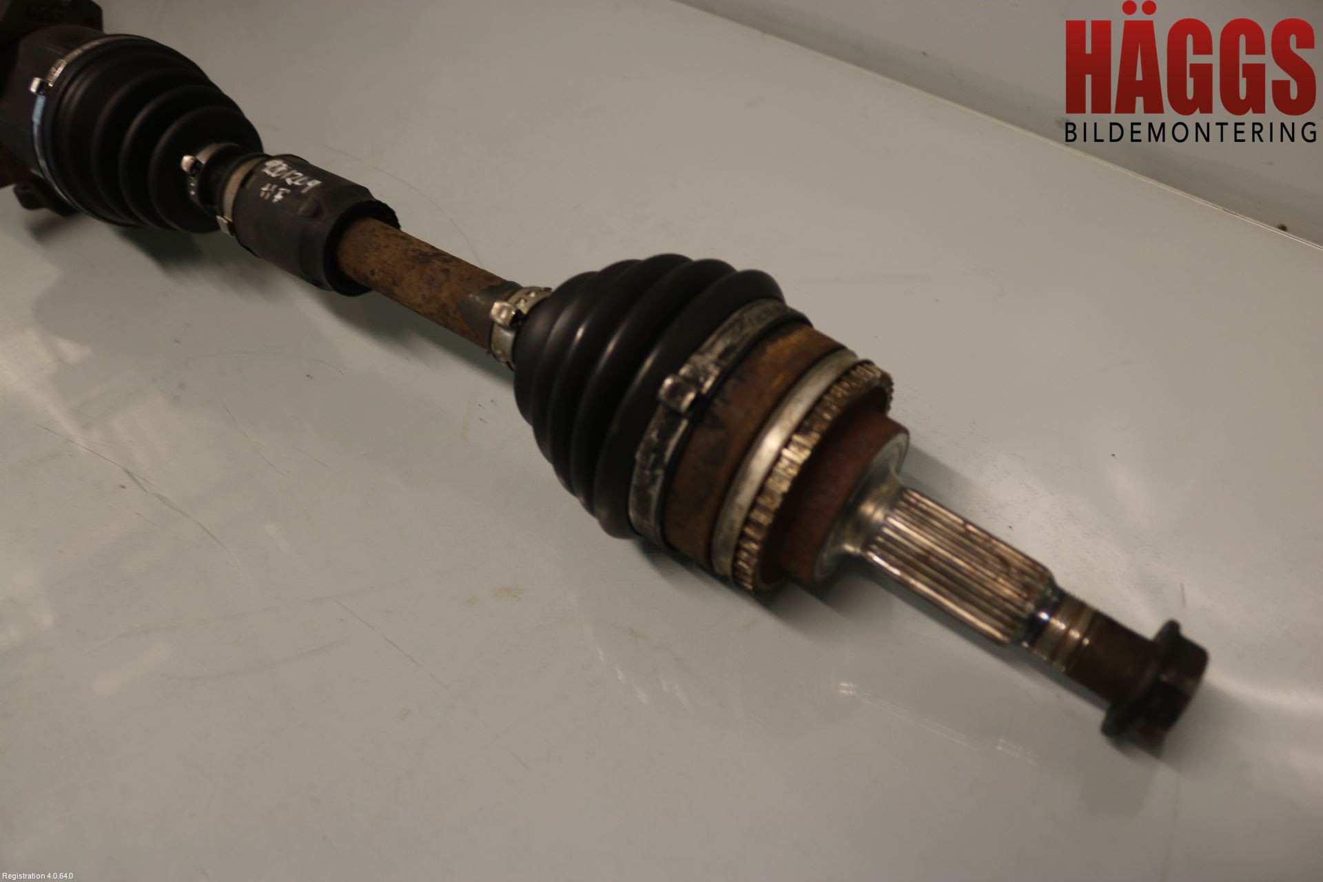 Toyota AVENSIS 98-02 Drivaxel Fram Höger