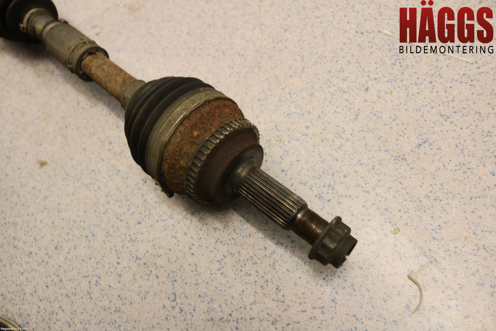 Toyota AVENSIS 03-06 Drivaxel Fram Höger