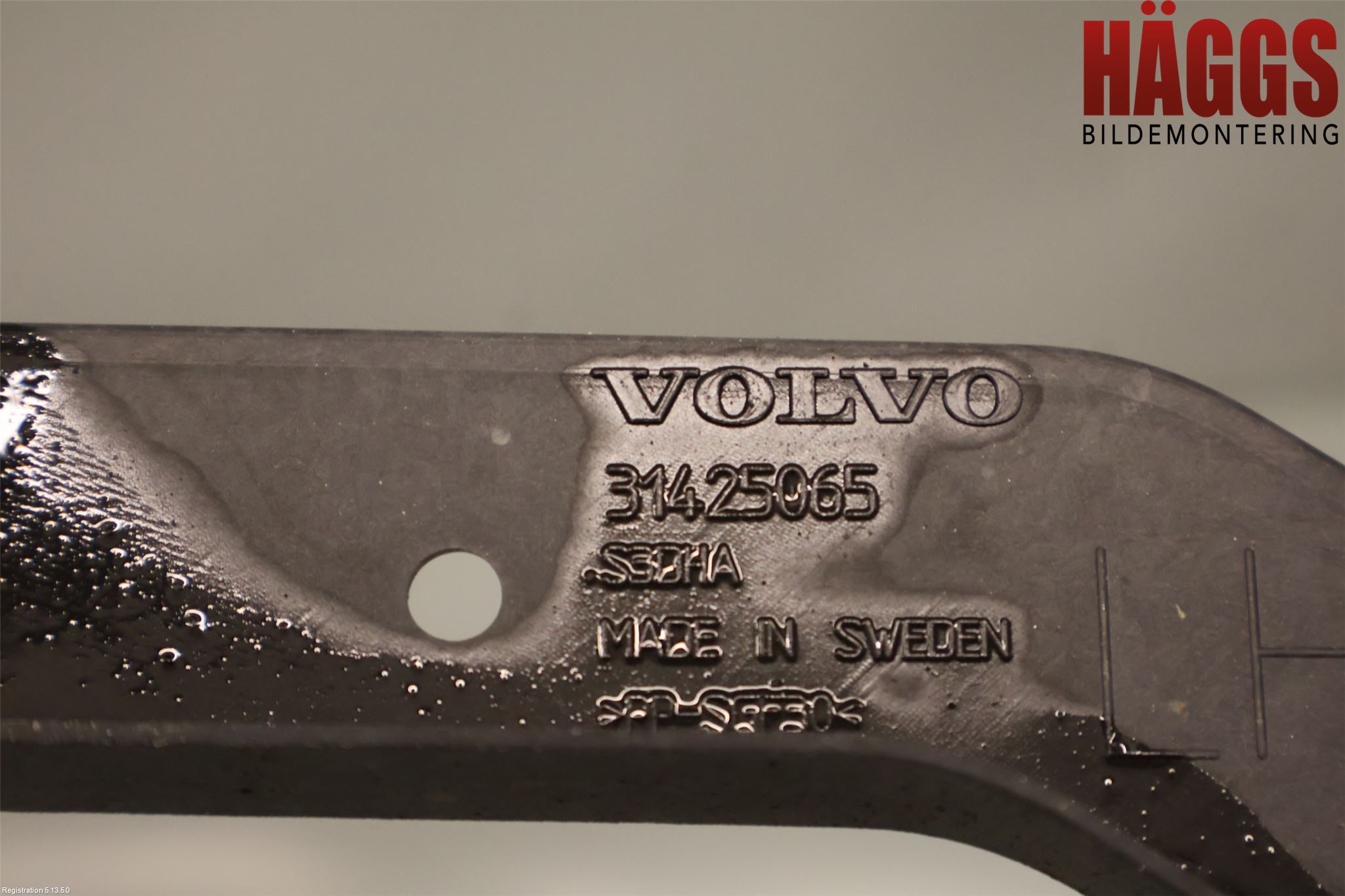 Volvo V90 17->> Stötfångarfäste Bak Vä
