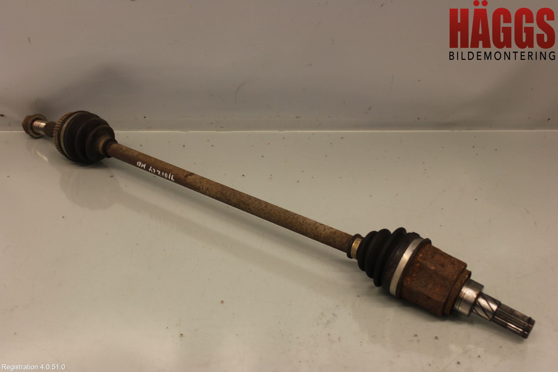 Nissan QASHQAI+2  10-14 Drivaxel Bak Höger