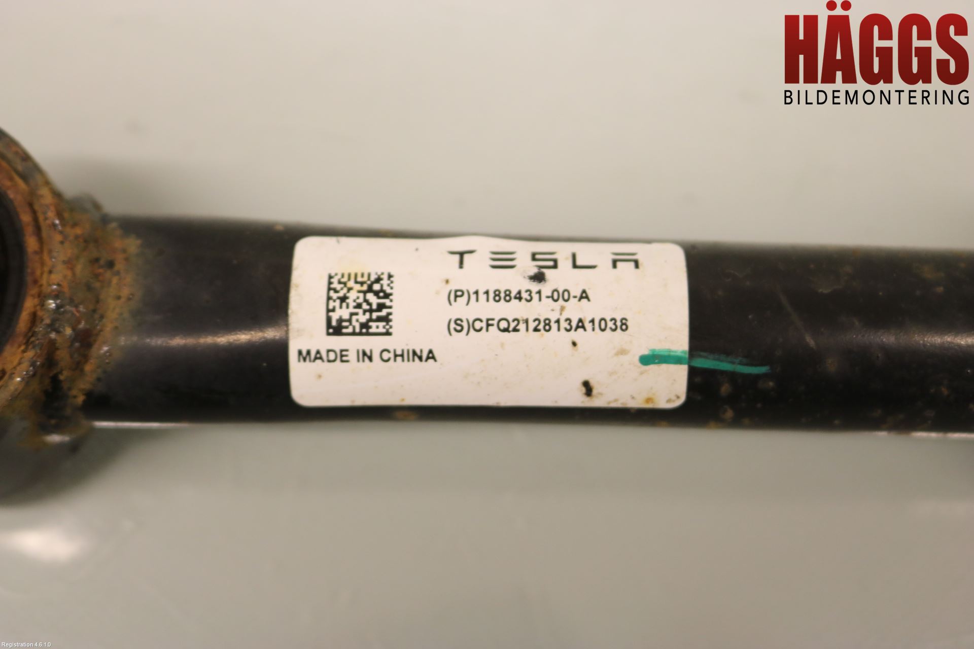 Tesla MODEL Y 21- Bärarm Bak Vänster