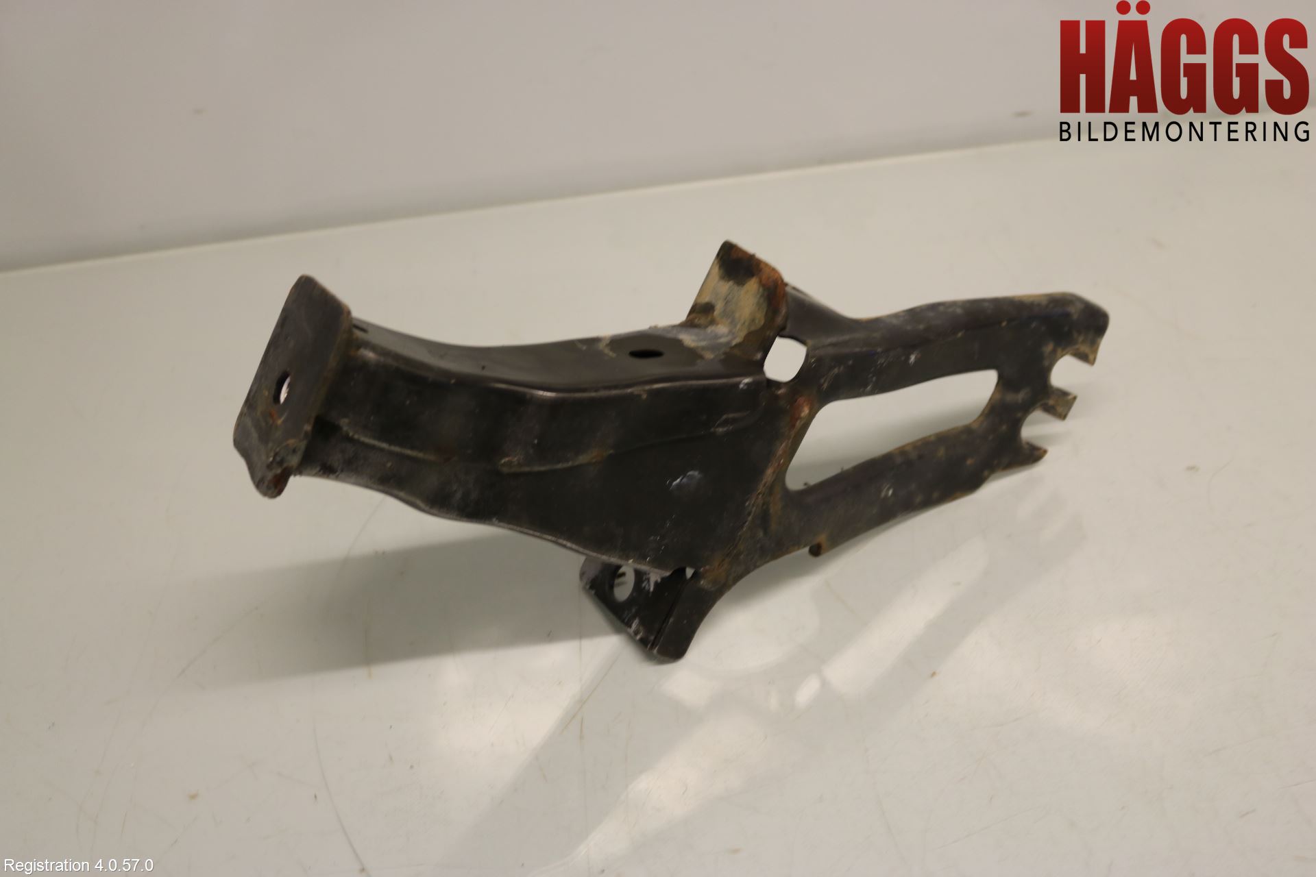 Volvo XC60 09-13 Stötfångarbärjärn Fram