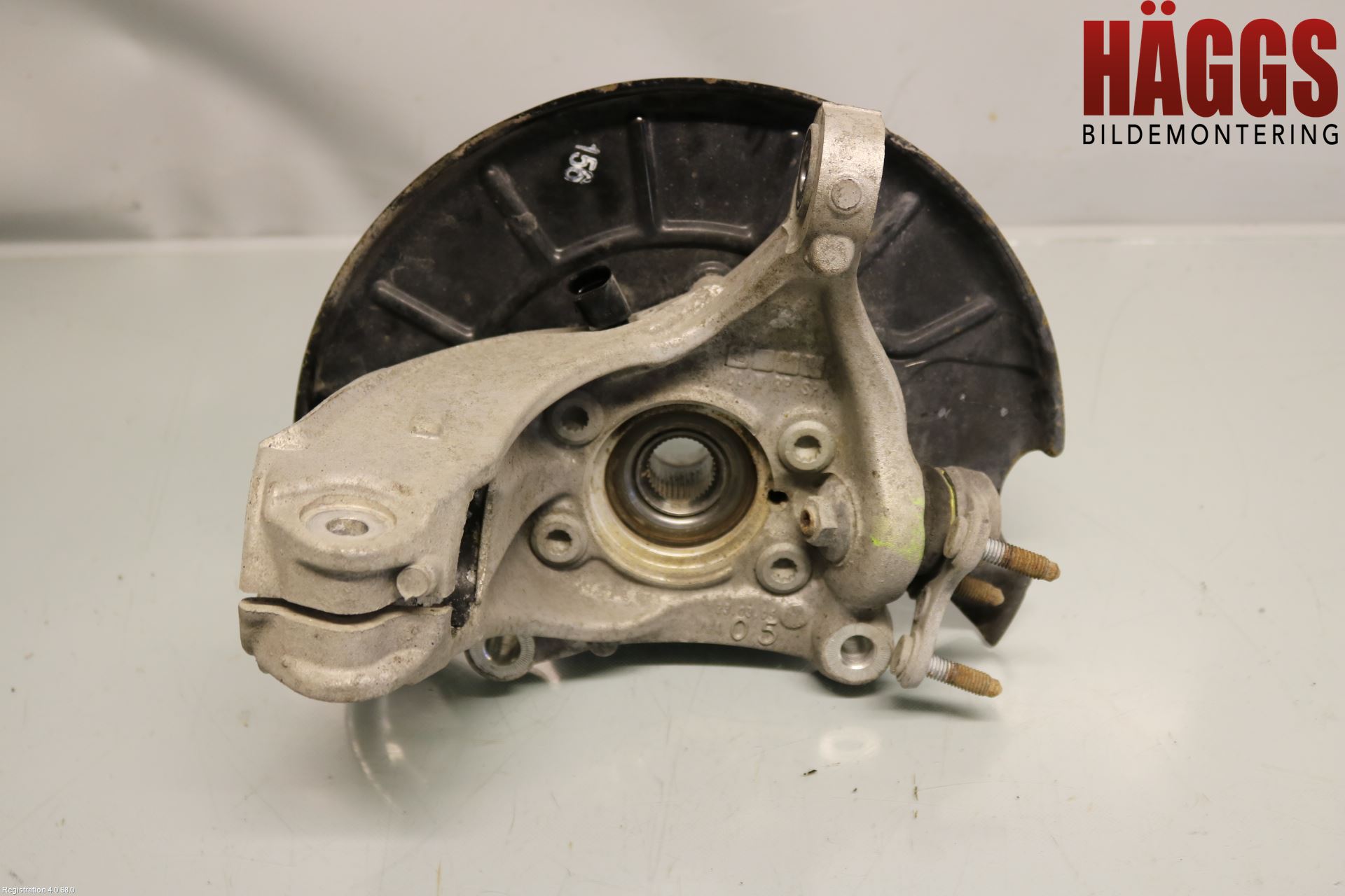 Volkswagen VW PASSAT 11-14 Styrspindel Lagerhus Hö