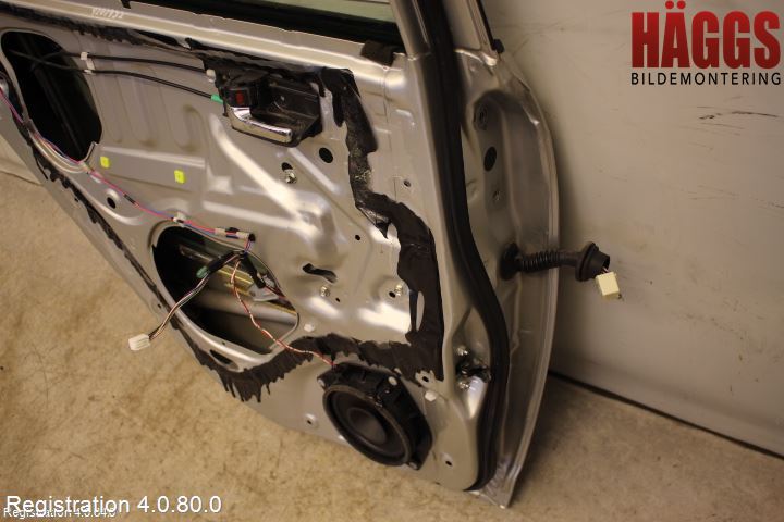 Toyota COROLLA 02-07 Dörr Bak Vänster