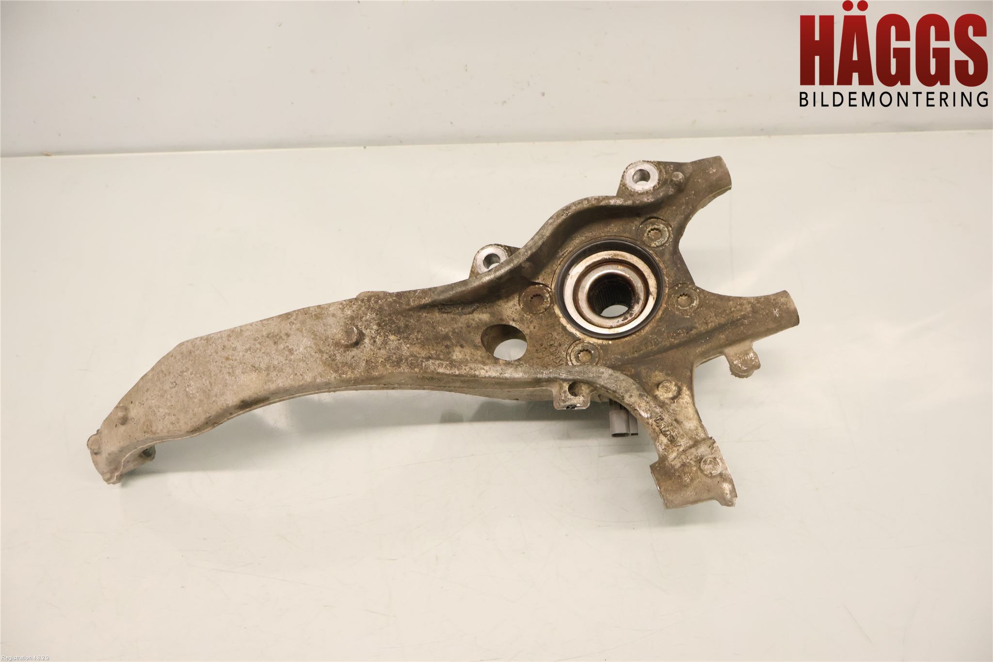 Volvo V90 17->> Styrspindel Lagerhus Vä